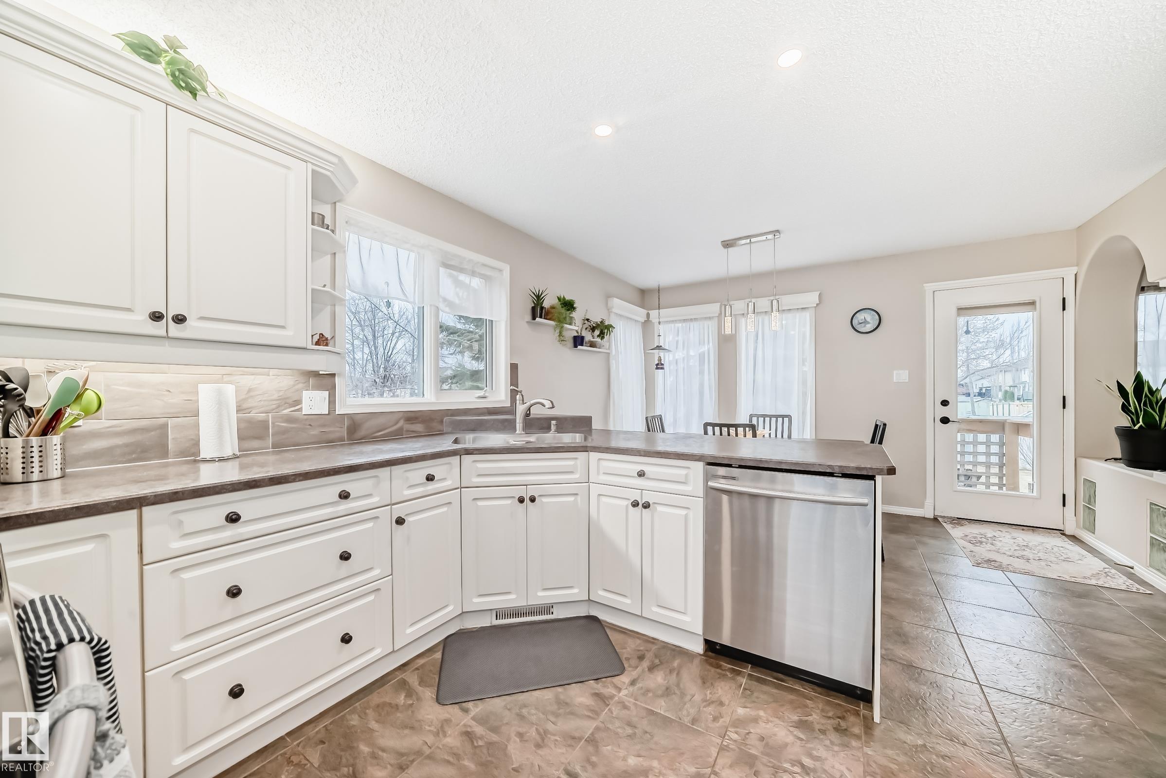 Photo 15 at 11 Guenette Place, Grove Meadows, Spruce Grove