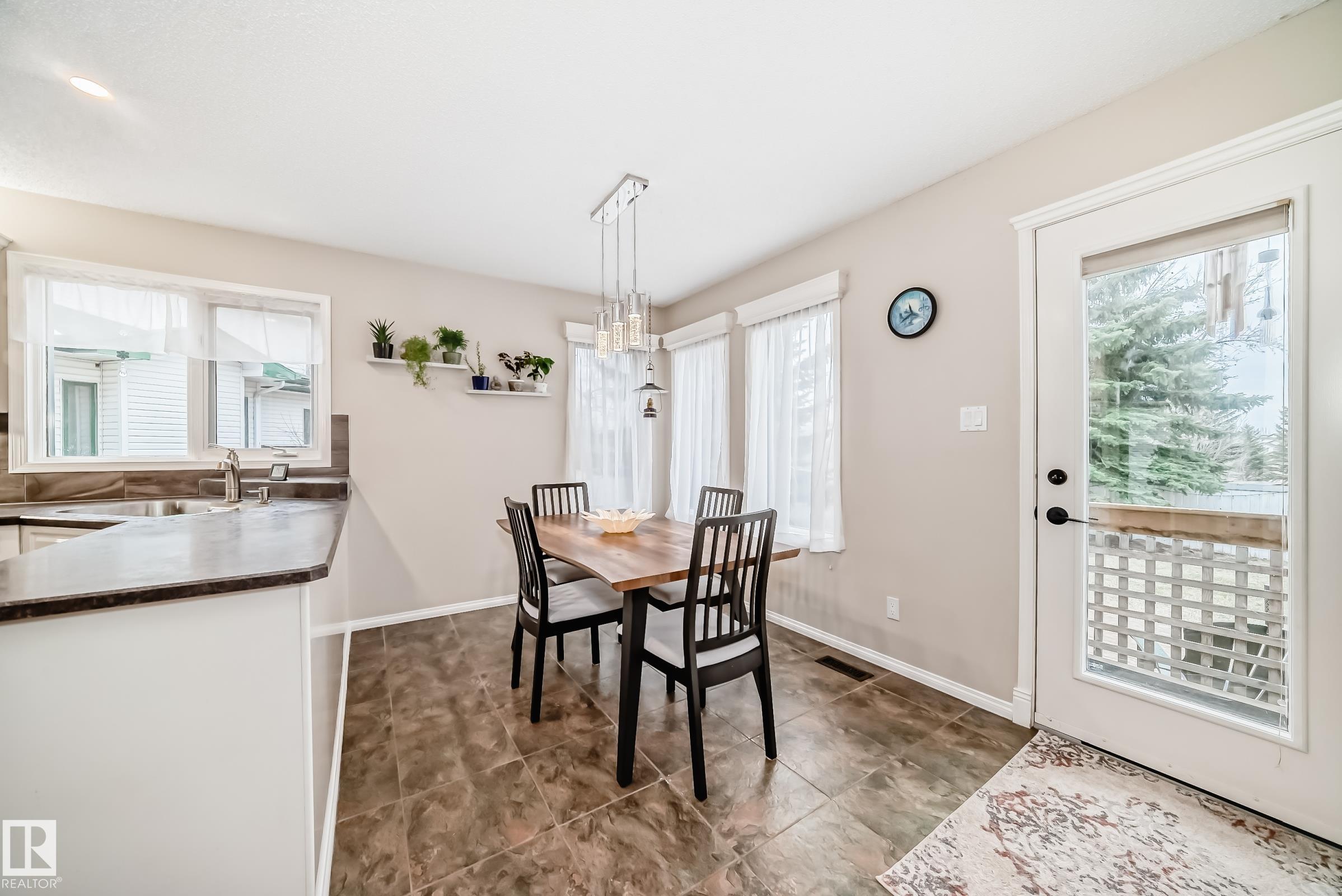 Photo 9 at 11 Guenette Place, Grove Meadows, Spruce Grove