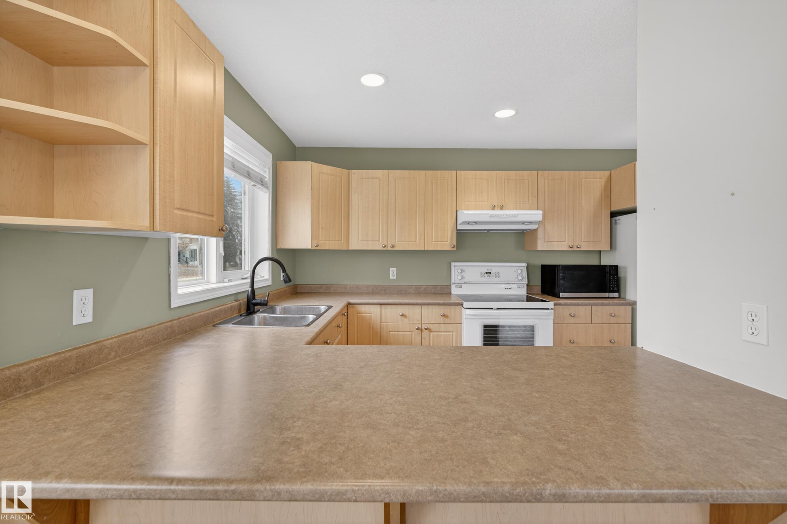 Photo 12 at 8721 88 Avenue NW, Bonnie Doon, Edmonton