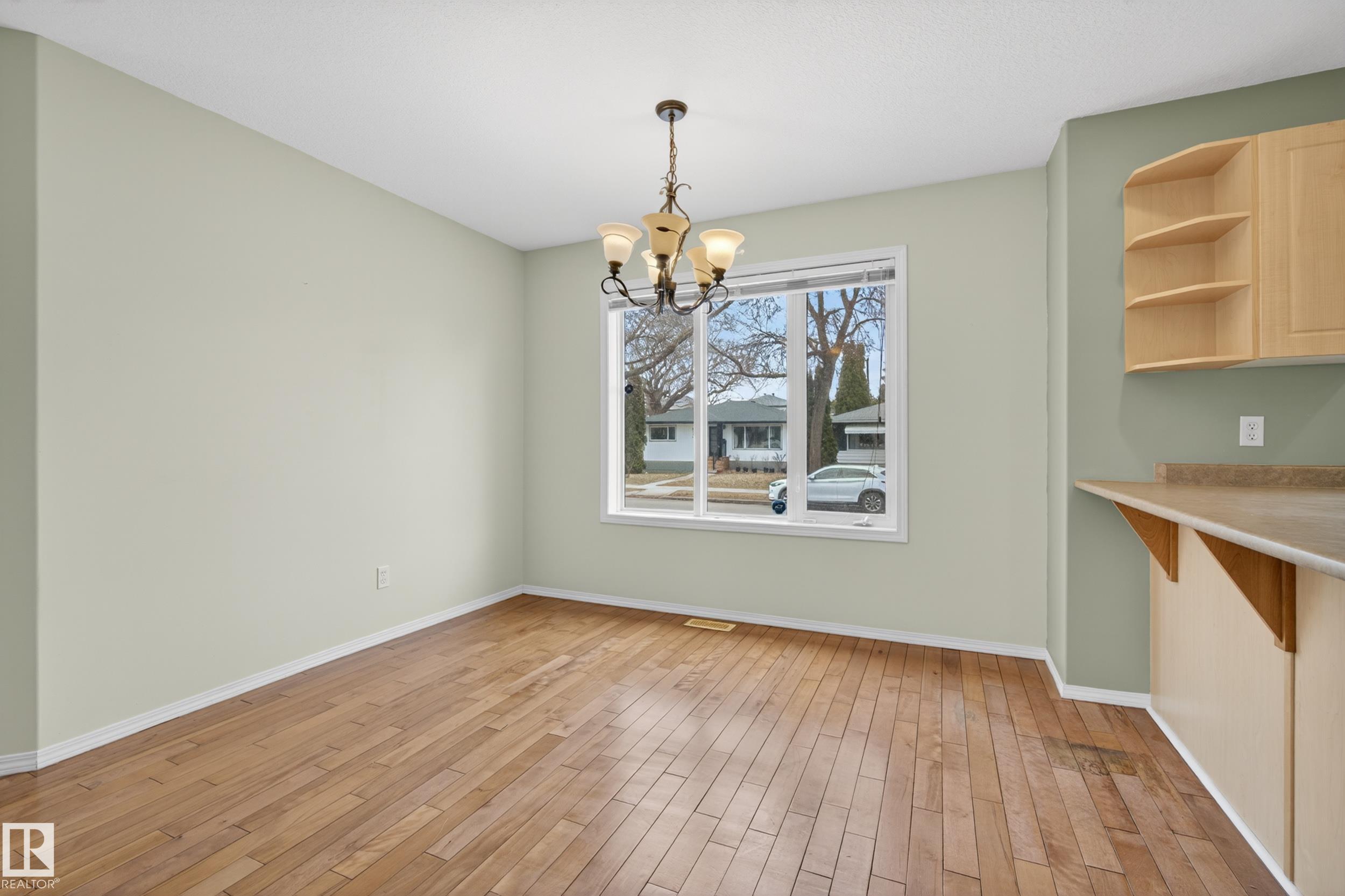 Photo 15 at 8721 88 Avenue NW, Bonnie Doon, Edmonton