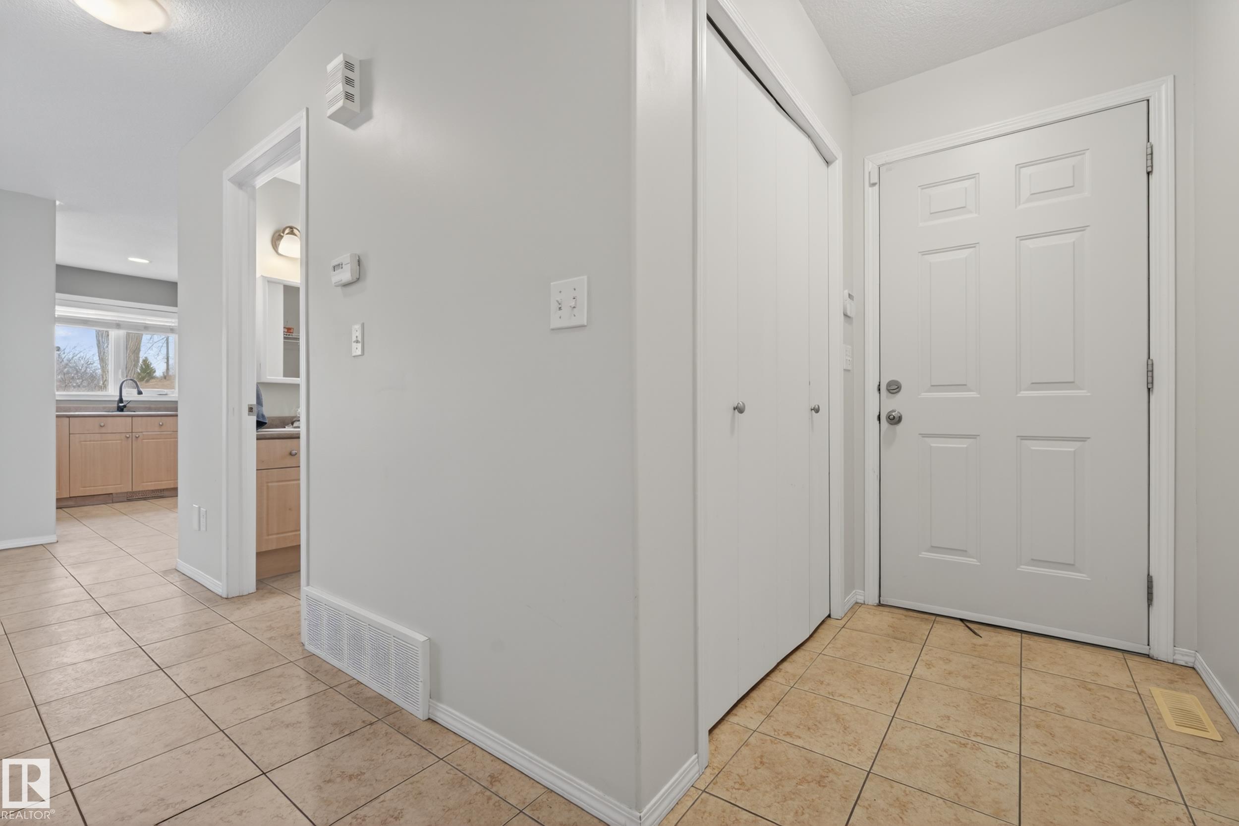 Photo 18 at 8721 88 Avenue NW, Bonnie Doon, Edmonton