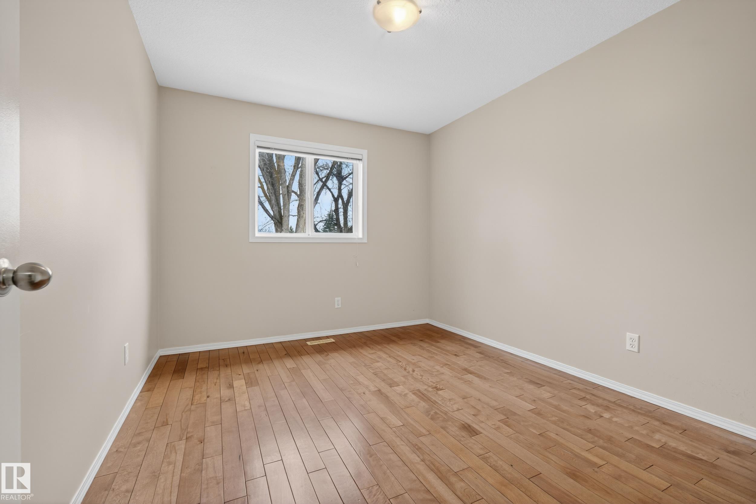 Photo 30 at 8721 88 Avenue NW, Bonnie Doon, Edmonton