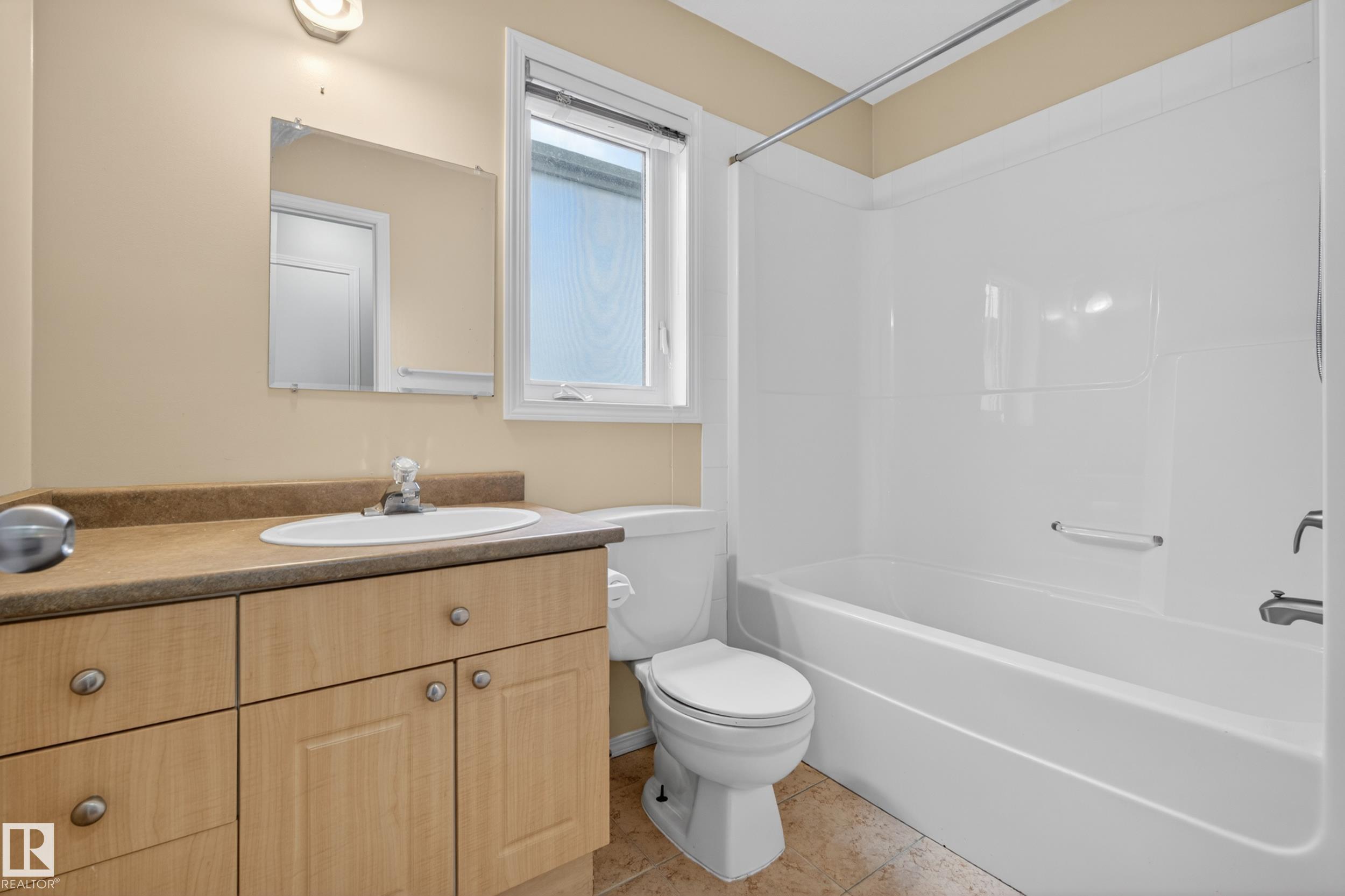 Photo 33 at 8721 88 Avenue NW, Bonnie Doon, Edmonton