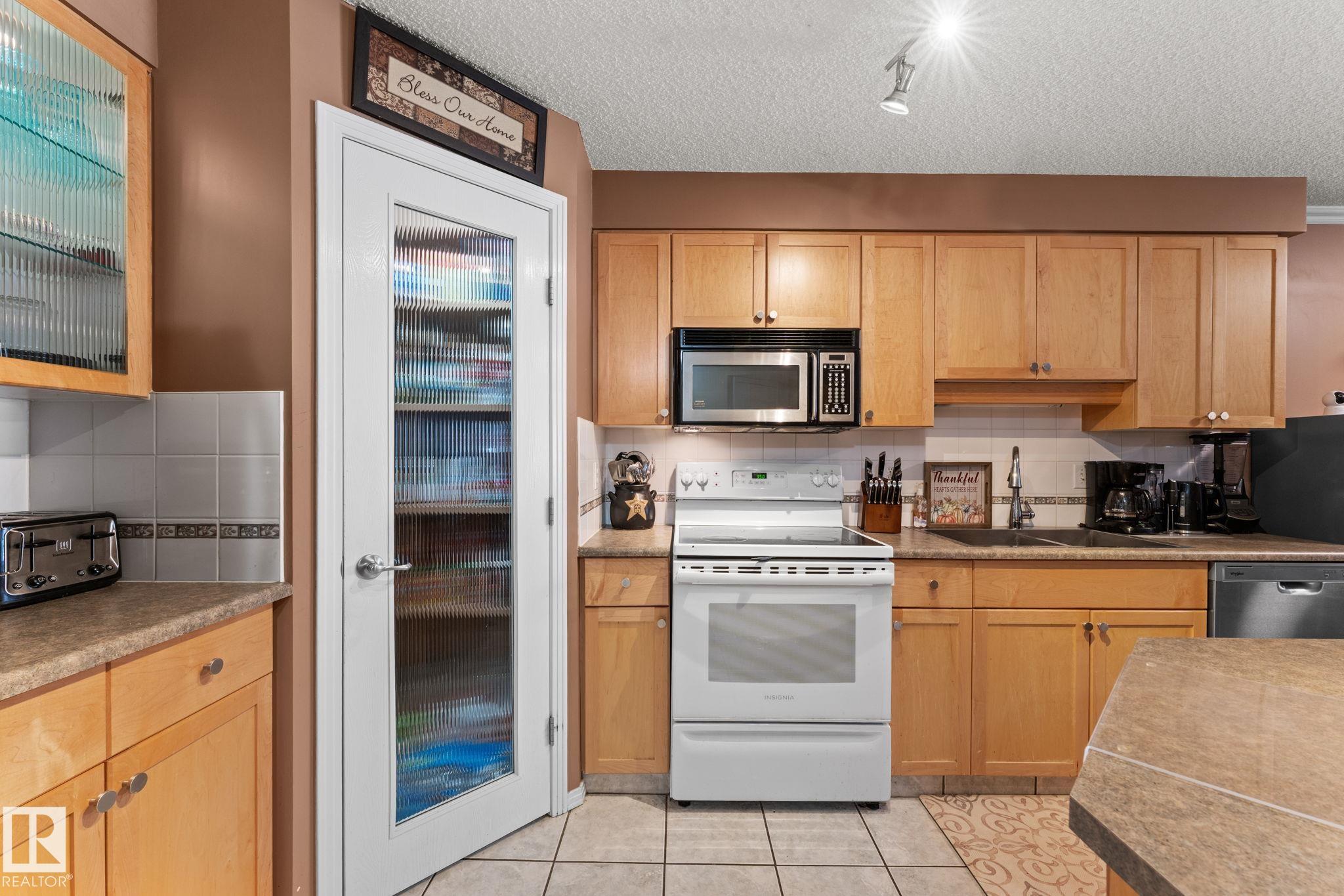 Photo 11 at 203 - 8909 100 Street NW, Strathcona, Edmonton