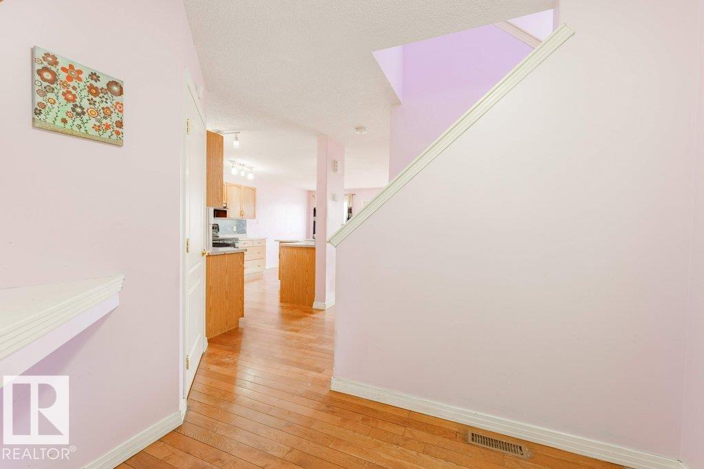 2144 37b Avenue NW, Wild Rose, Edmonton