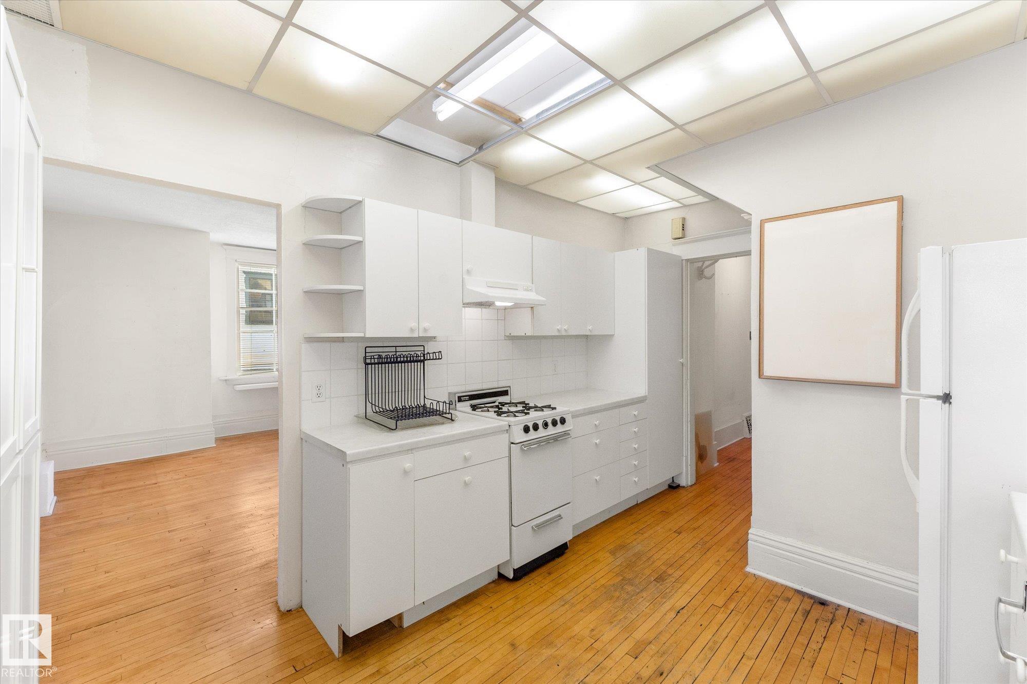 Photo 13 at 10921 126 Street NW, Westmount, Edmonton