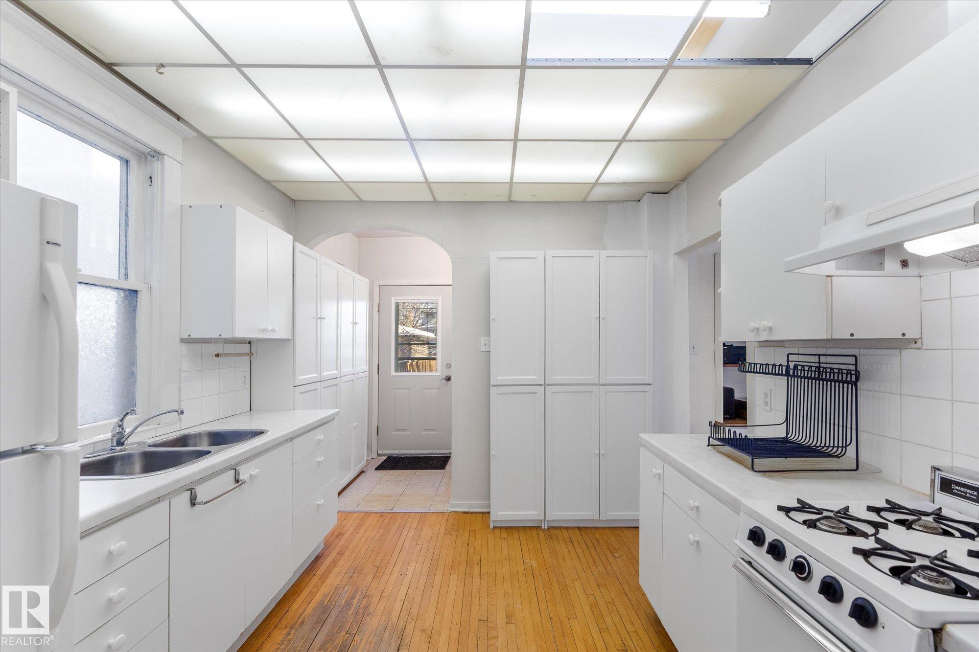 Photo 16 at 10921 126 Street NW, Westmount, Edmonton