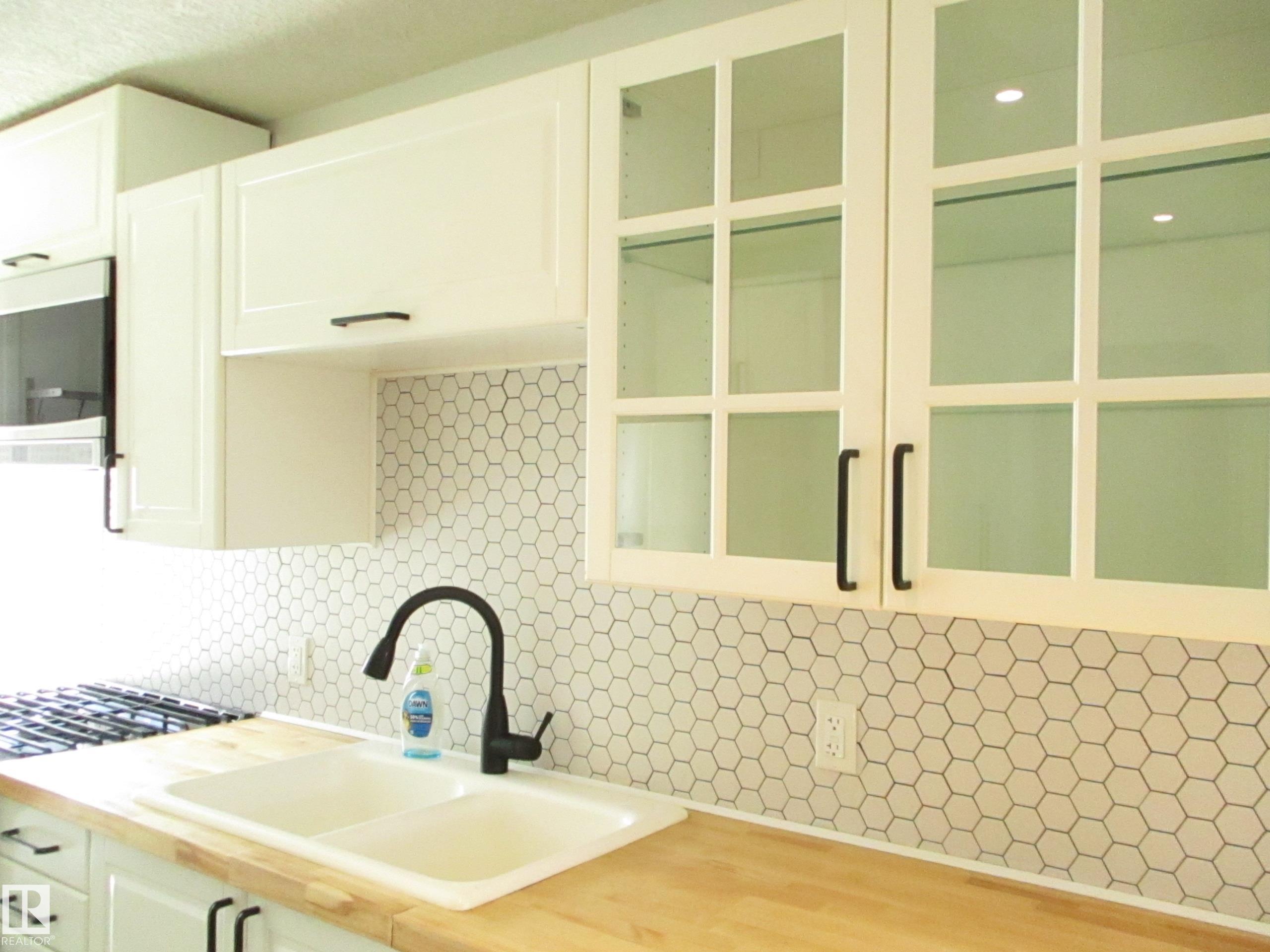 Photo 8 at 12115 64 Street NW, Montrose, Edmonton