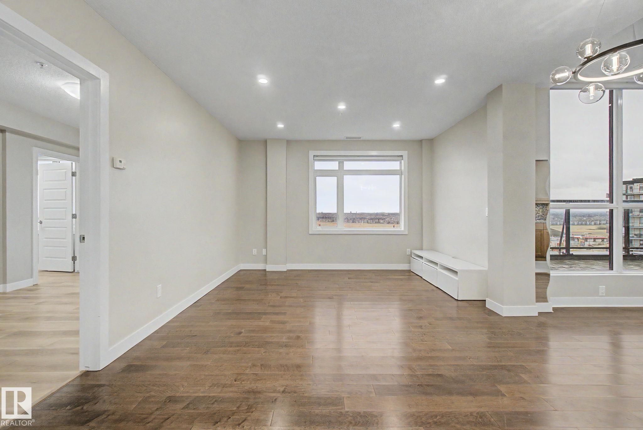 https://zimg.paragon.ice.com/ParagonImages/Property/PM/RAE/225396960/7/0/0/ce0a3aff4706502921186463d2640a34/1/8ebb38ca08167147a8e6e88babdb25ed/225396960-c688e541-9731-4aeb-8f0c-216d6da2b682.JPG