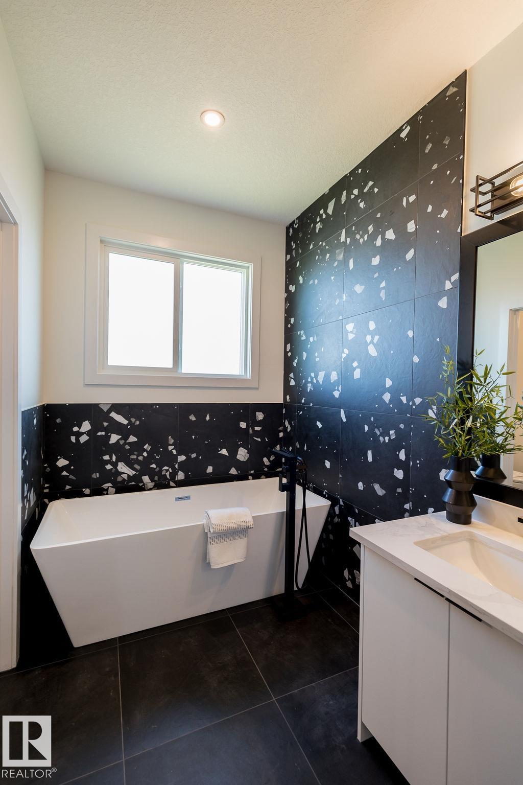 Photo 25 at 102 Bluff Cove, Black Stone, Leduc