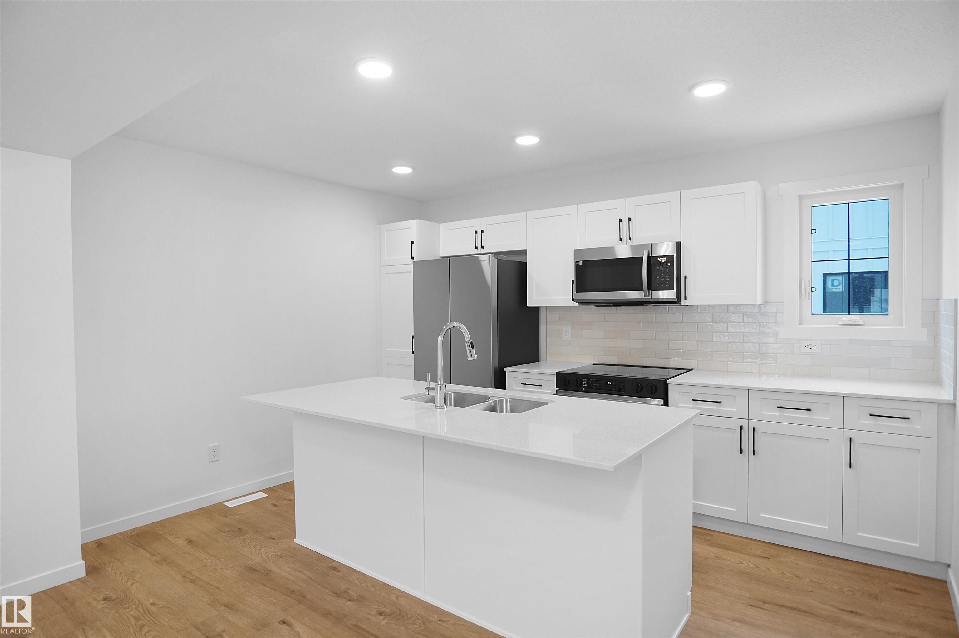 Photo 11 at 11 - 29 Airport Road NW, Blatchford Area, Edmonton