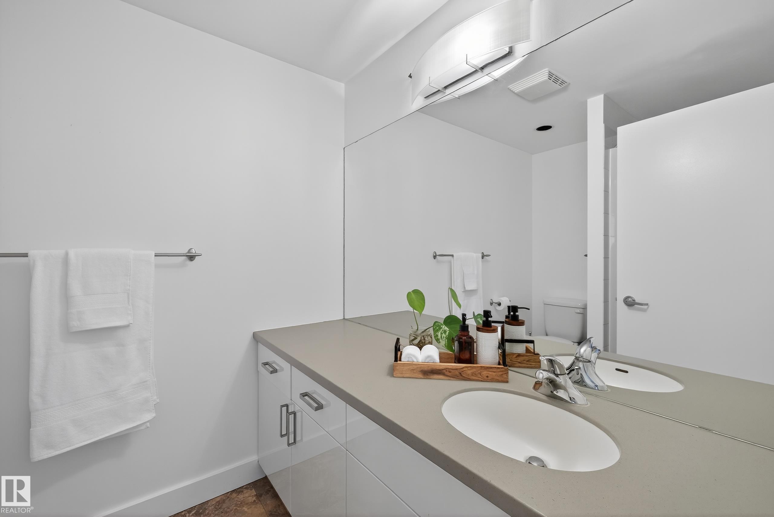 Photo 17 at 701 10028 119 Street NW, Wîhkwêntôwin, Edmonton