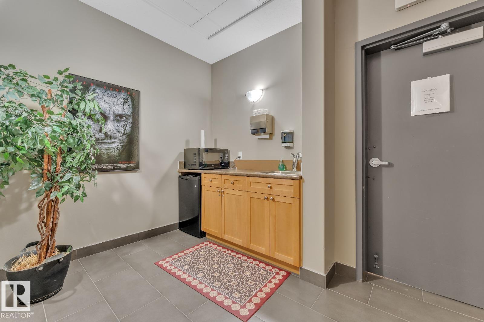 Photo 6 at 105 - 160 Magrath NW, Magrath Heights, Edmonton