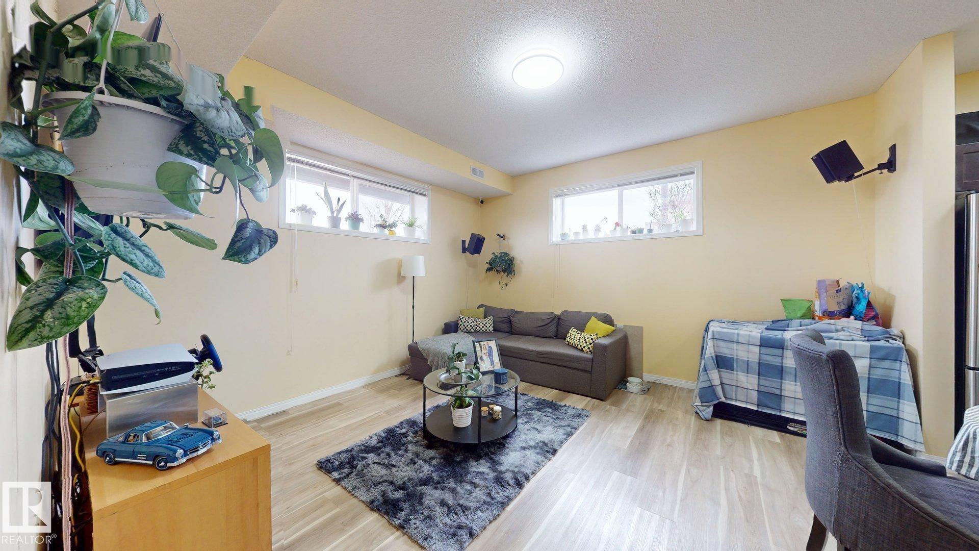 Photo 10 at 2 - 6520 2 Avenue SW, Charlesworth, Edmonton