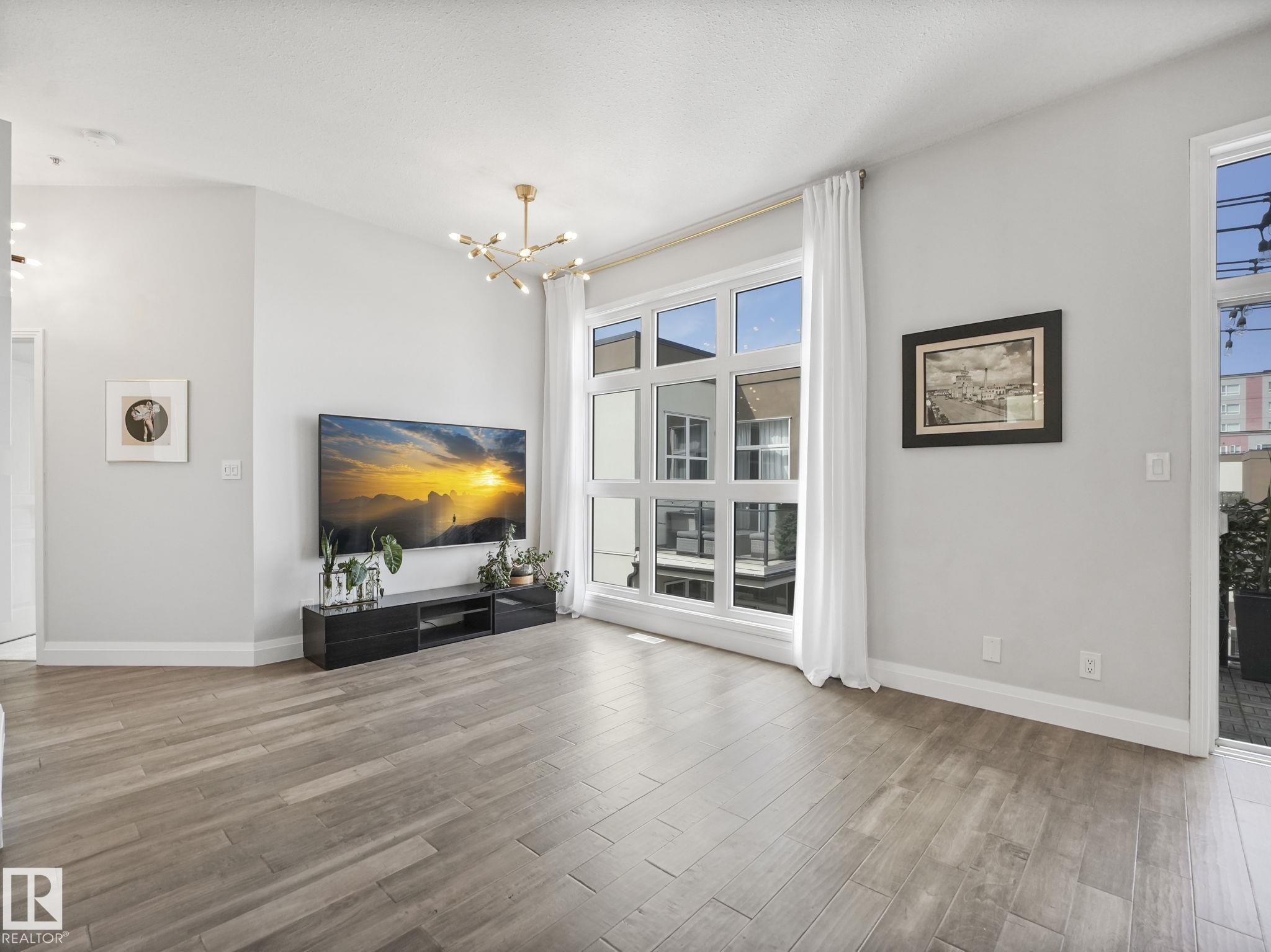 https://zimg.paragon.ice.com/ParagonImages/Property/PM/RAE/225397002/10/0/0/6a37ffcf76b34457d4862c2e98ca8924/1/a2d5f4e692001133d2252cae90c9e812/225397002-03696c26-849b-4c89-a500-487d9caacd80.JPG