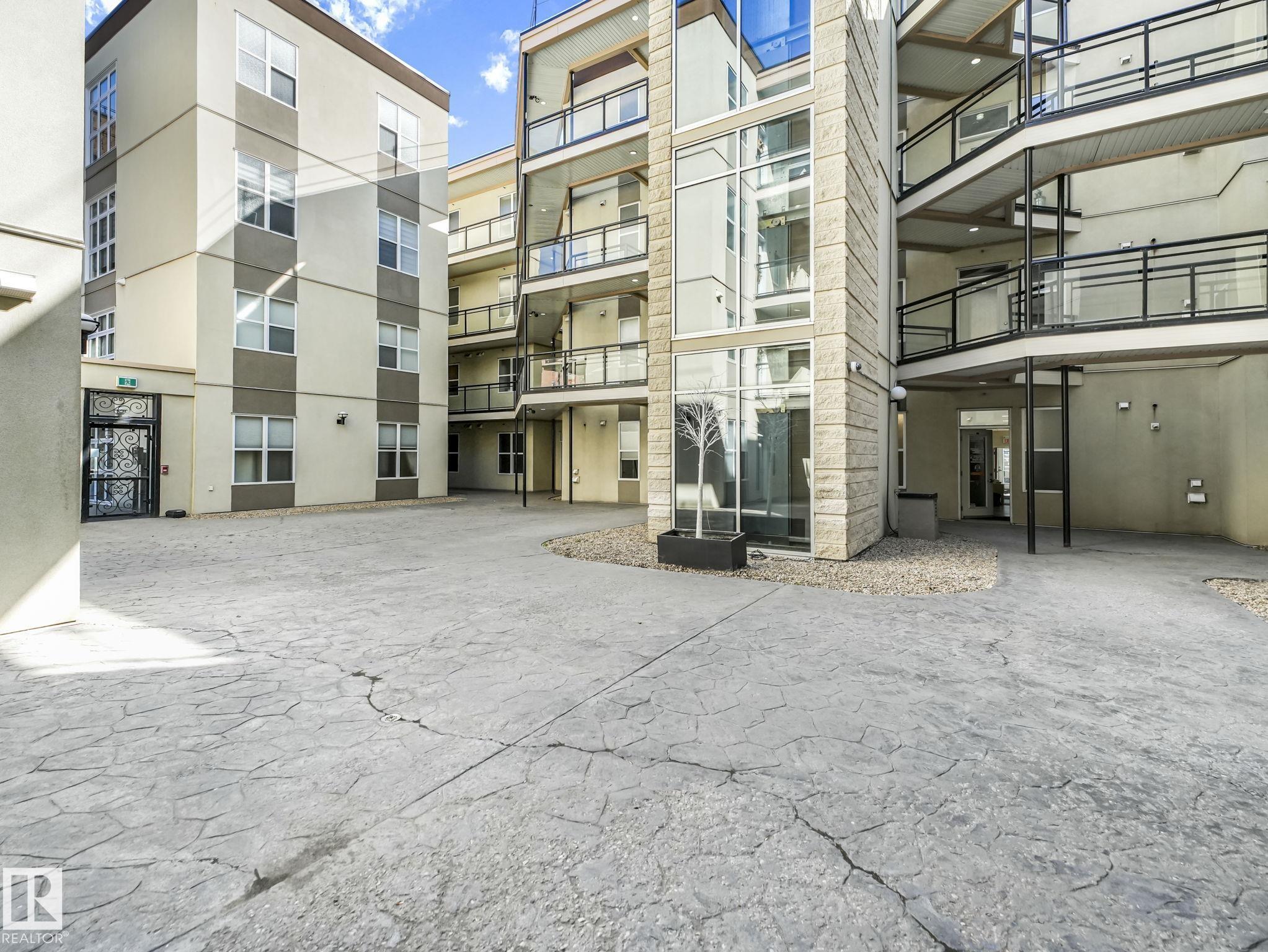 https://zimg.paragon.ice.com/ParagonImages/Property/PM/RAE/225397002/40/0/0/91177e4e17329db35f33cd2a20772657/1/a2d5f4e692001133d2252cae90c9e812/225397002-b3c8b853-3d4f-477d-a088-bb89709a0579.JPG