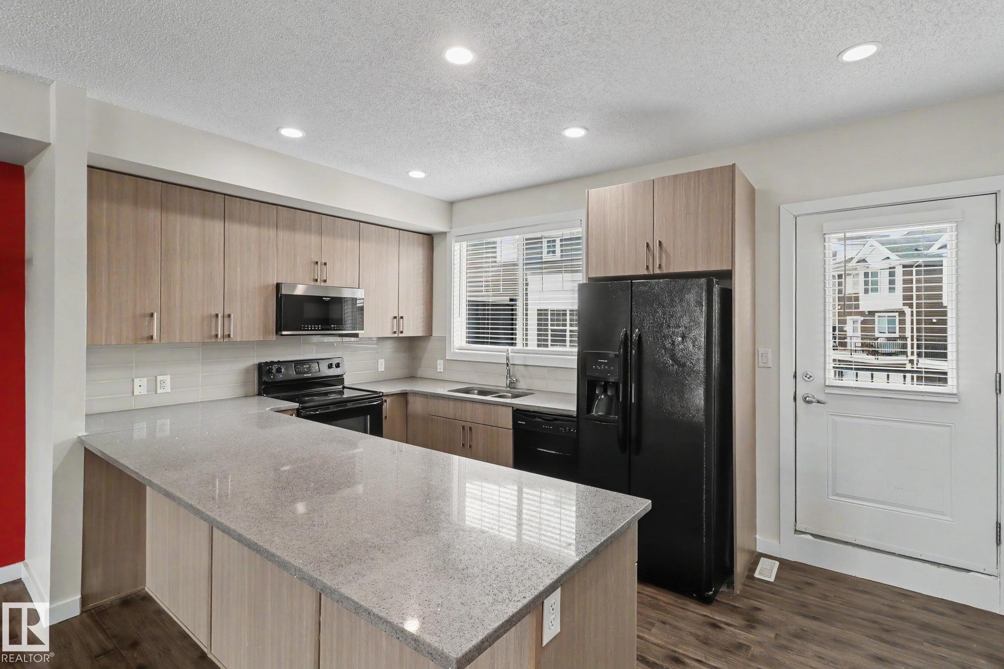 Photo 8 at 43 - 2803 James Mowatt Trail SW, Callaghan, Edmonton