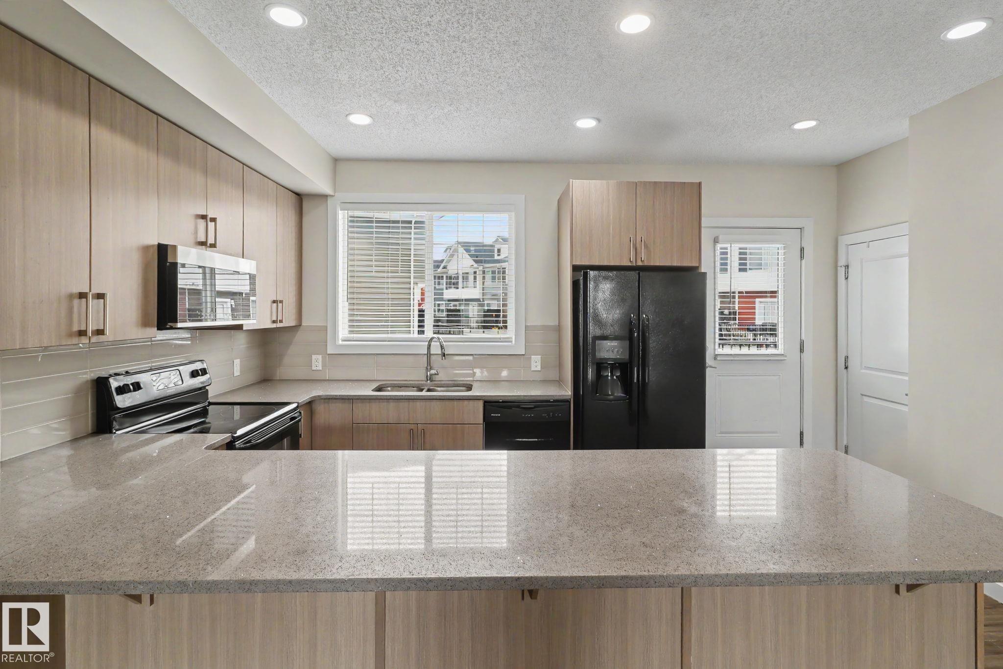 Photo 9 at 43 - 2803 James Mowatt Trail SW, Callaghan, Edmonton