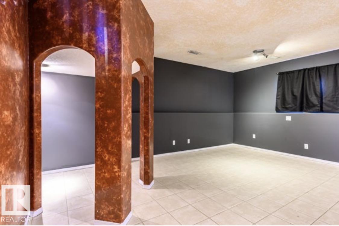 Photo 25 at 18633 122 Avenue NW, Kinokamau Plains Area, Edmonton