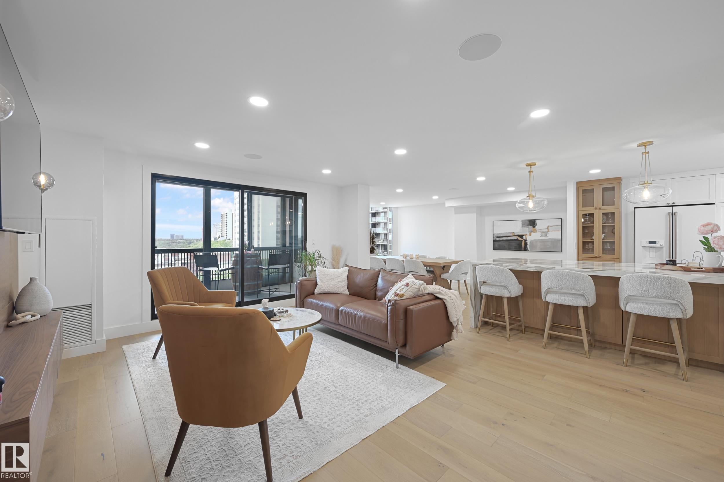 701 - 11503 100 Avenue NW, Wîhkwêntôwin, Edmonton