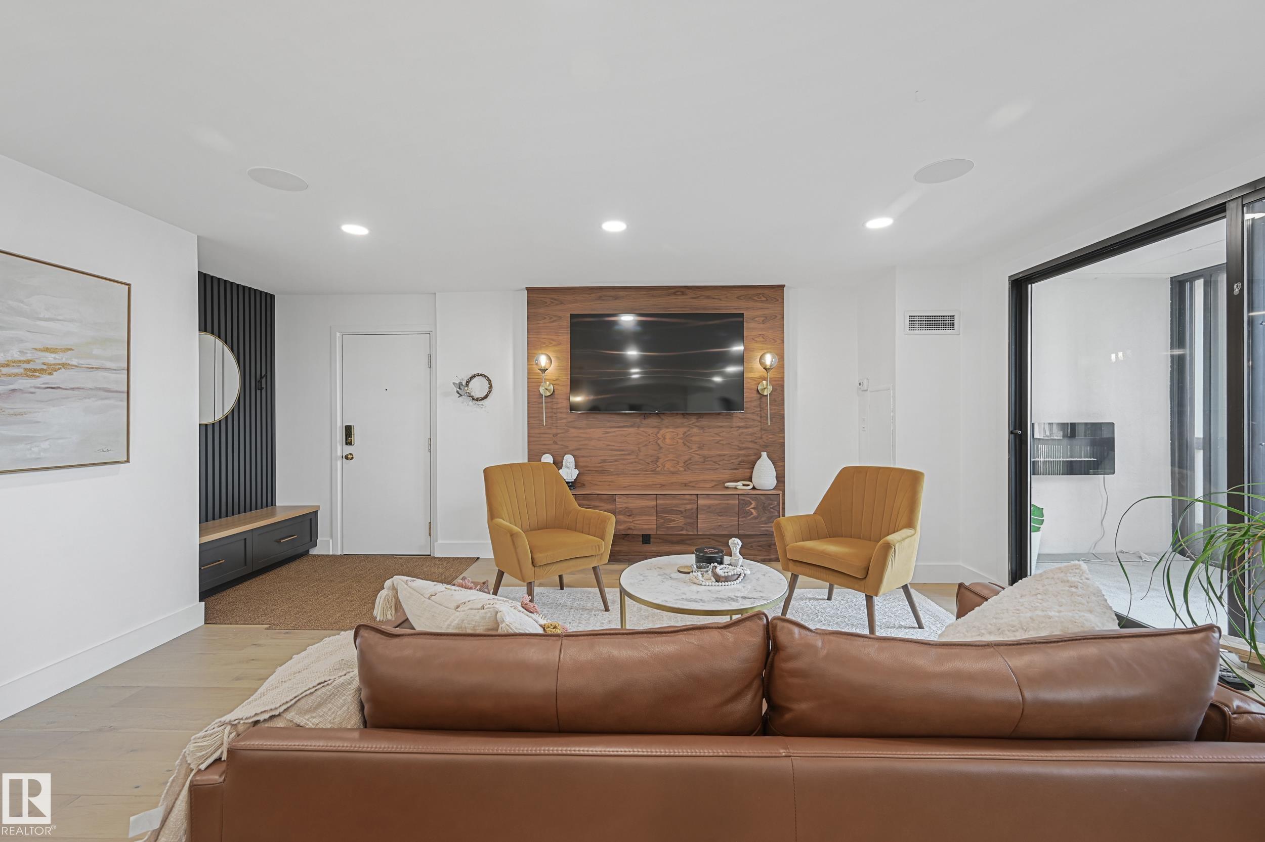 Photo 6 at 701 - 11503 100 Avenue NW, Wîhkwêntôwin, Edmonton