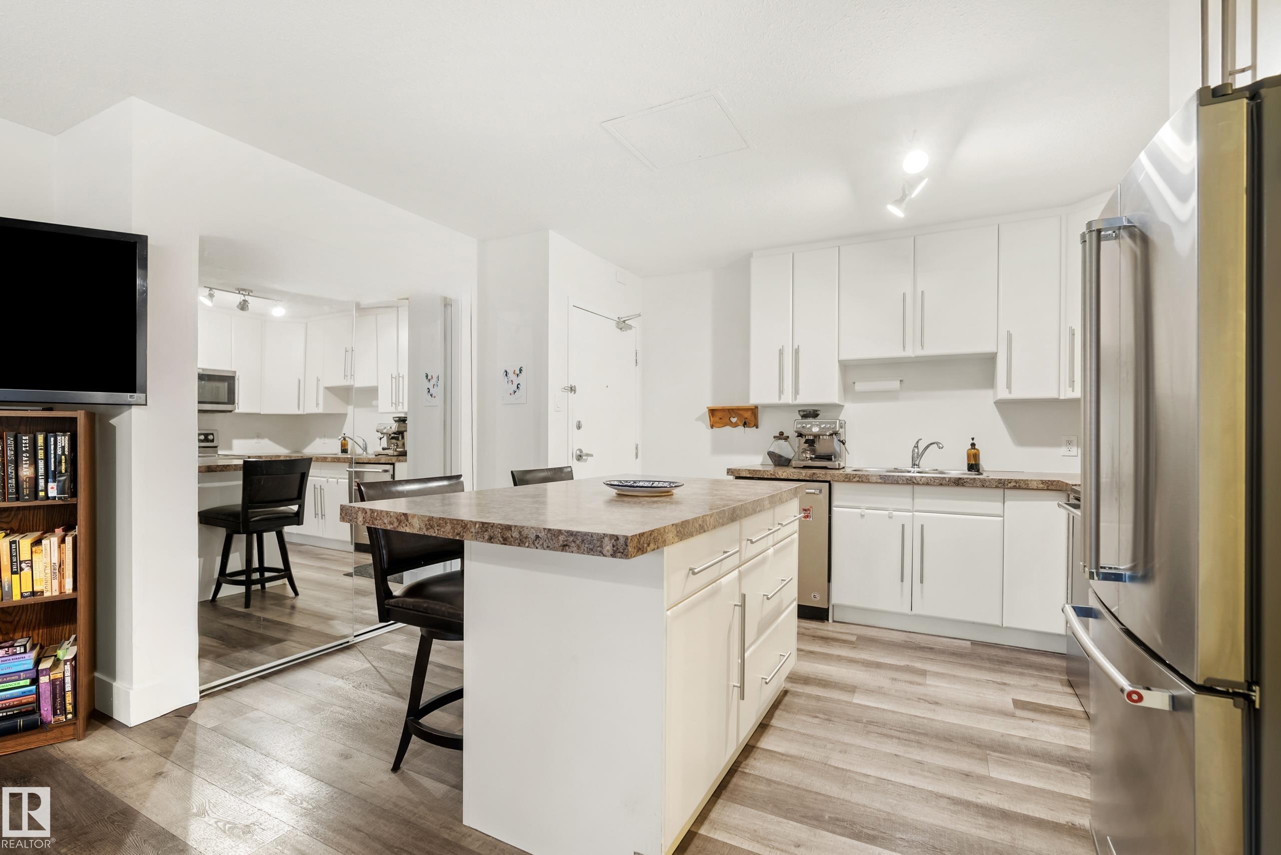 https://zimg.paragon.ice.com/ParagonImages/Property/PM/RAE/225397018/25/0/0/09da4e1d77088e5b5b41ea00b259de30/1/106596cbf71663033a35d06c3524f8d2/225397018-45b0c833-2429-408a-8976-48fec1812ee9.JPG