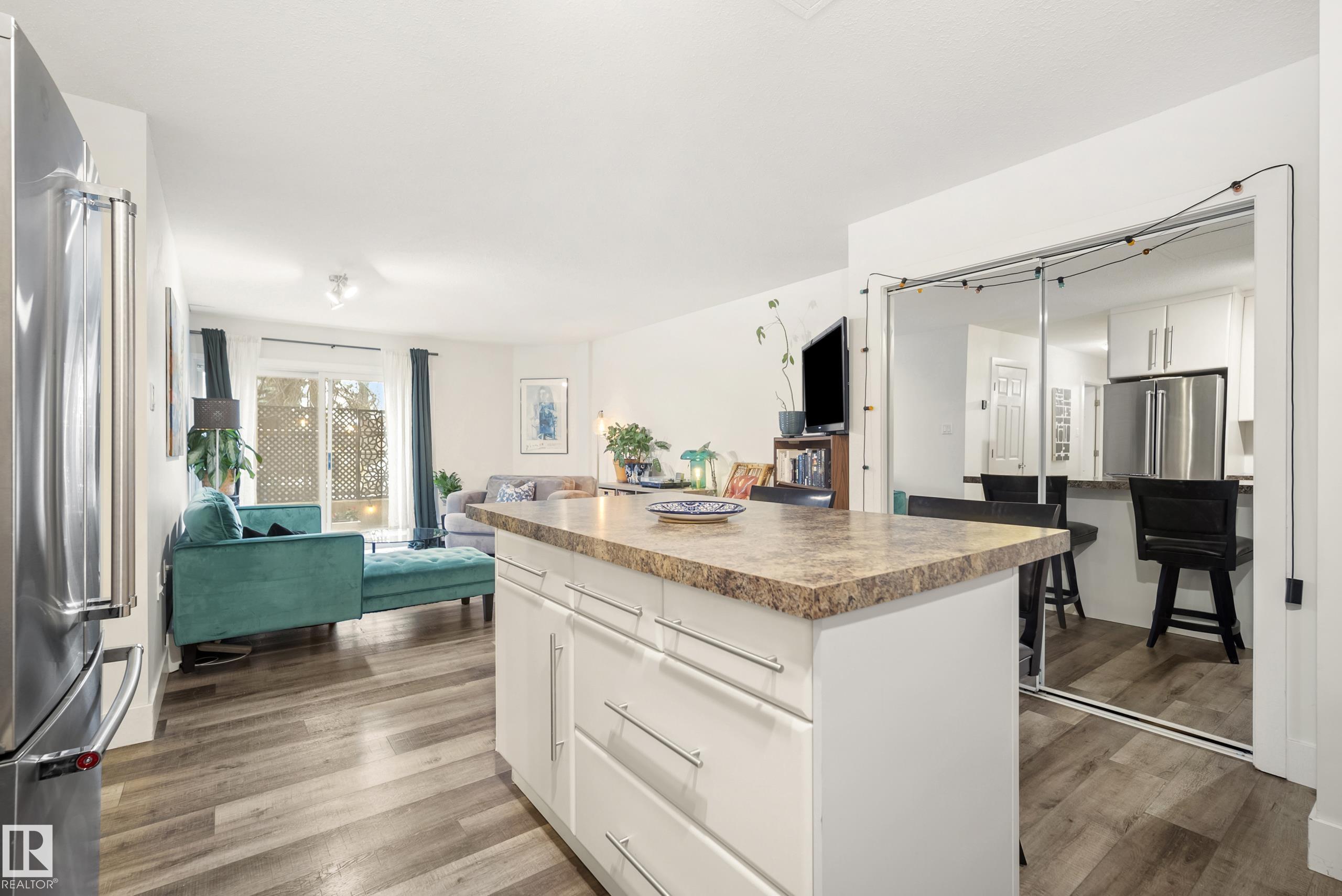 Photo 6 at 103 - 9715 110 Street NW, Wîhkwêntôwin, Edmonton