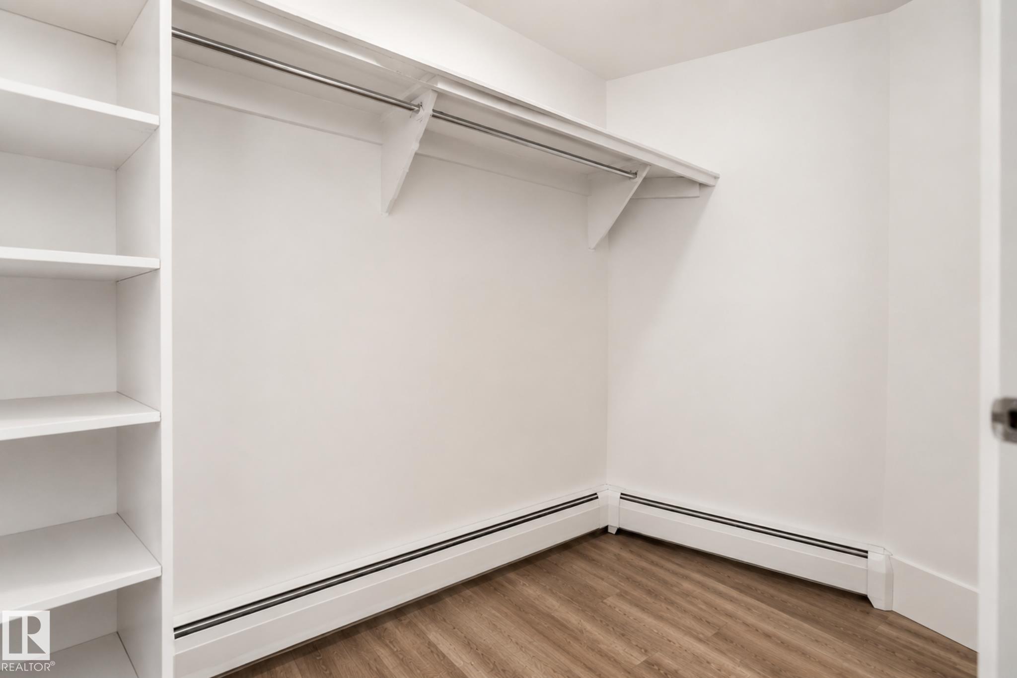 https://zimg.paragon.ice.com/ParagonImages/Property/PM/RAE/225397018/9/0/0/a472726c6005fd4fce1da64fd85fcc15/1/106596cbf71663033a35d06c3524f8d2/225397018-8f766add-f264-40eb-91ca-a523559f742c.JPG