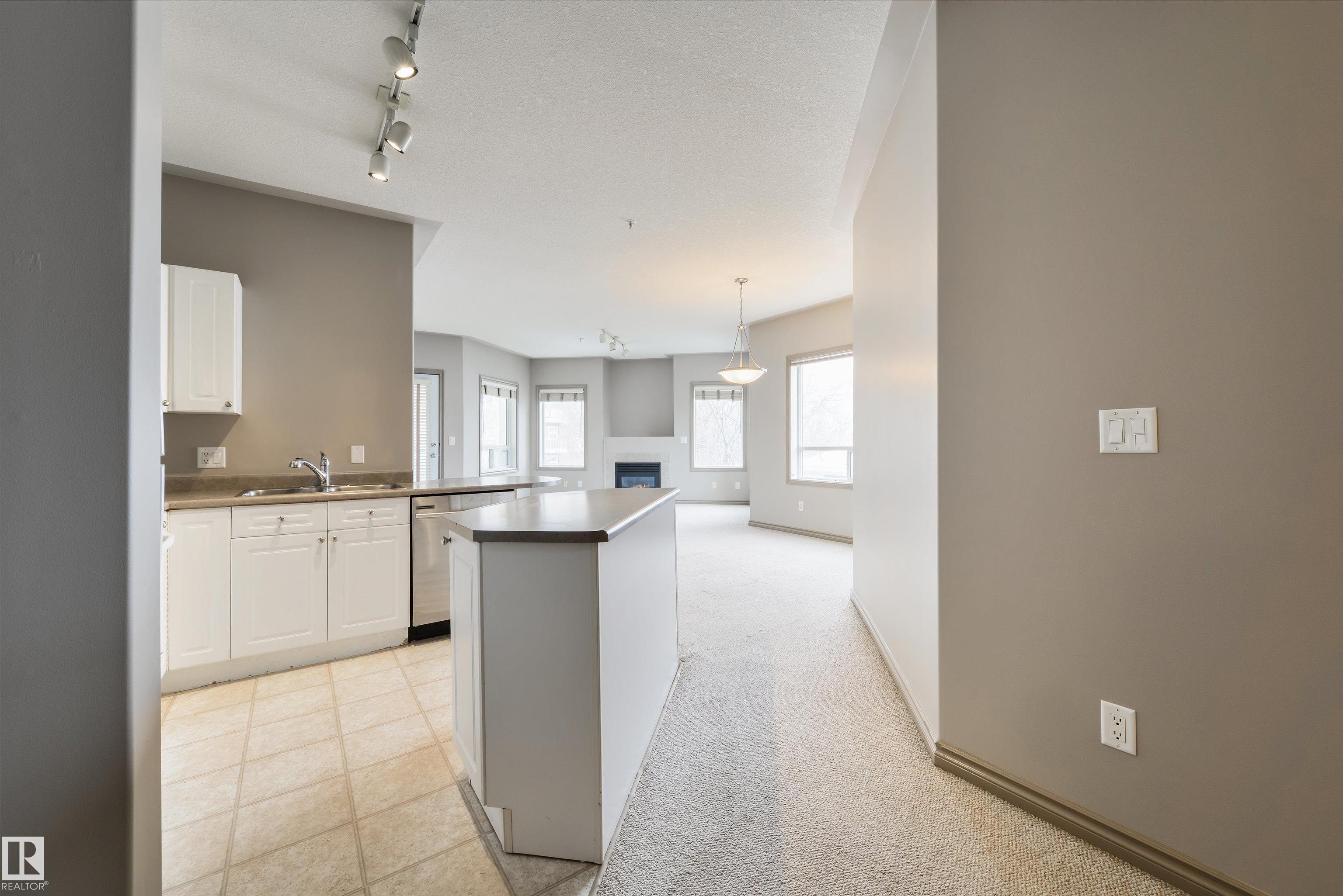 Photo 17 at 301 - 10033 116 Street NW, Wîhkwêntôwin, Edmonton