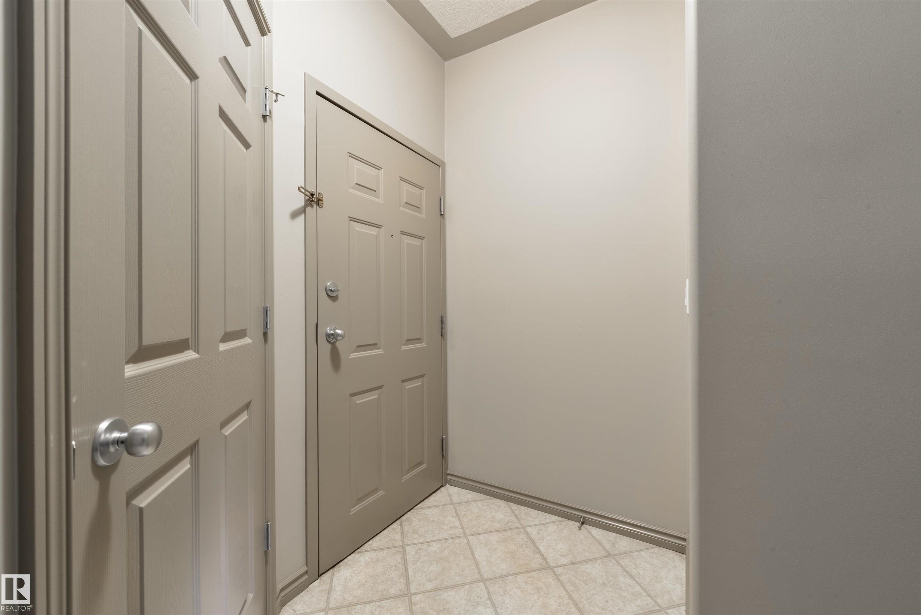 301 - 10033 116 Street NW, Wîhkwêntôwin, Edmonton