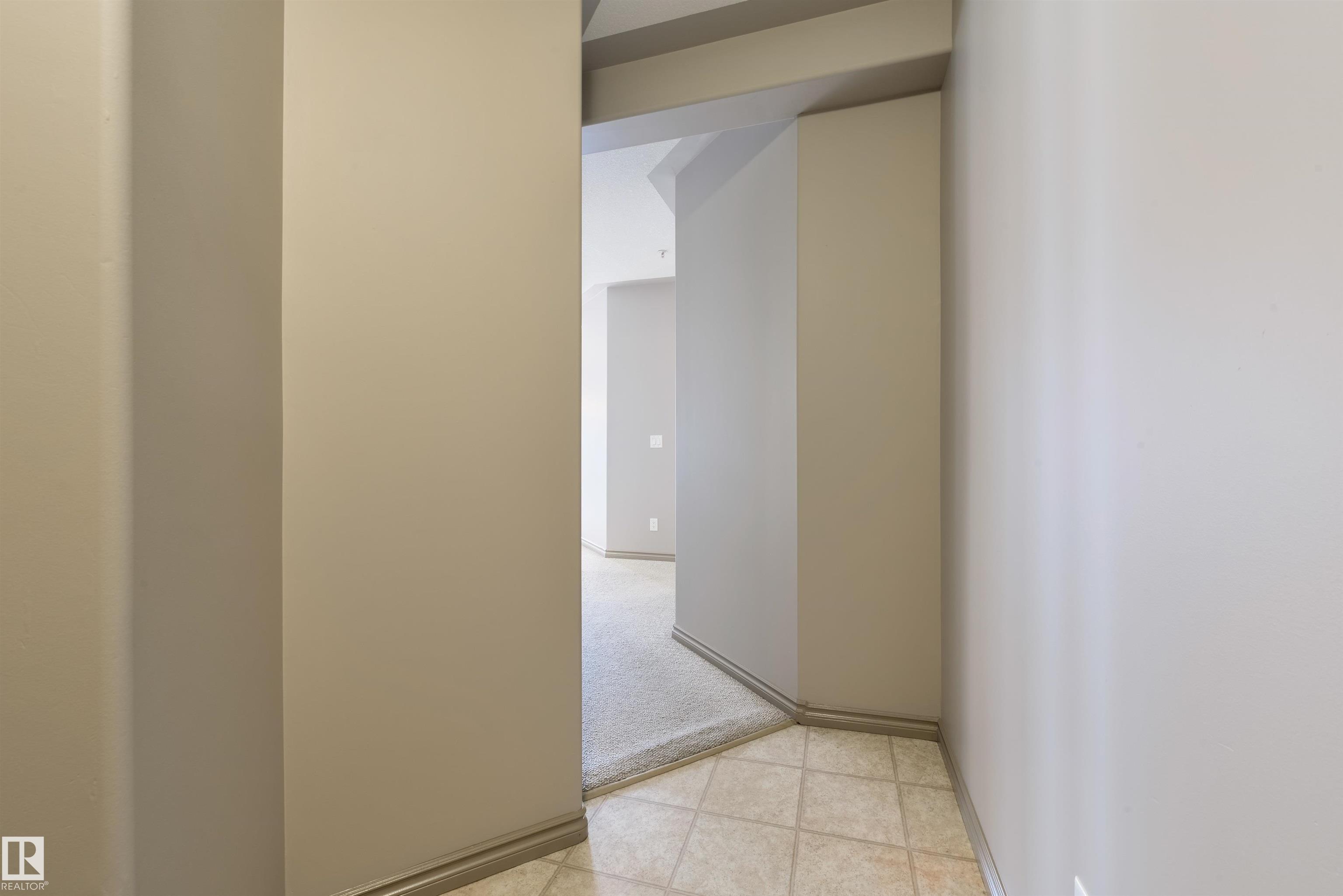 301 - 10033 116 Street NW, Wîhkwêntôwin, Edmonton