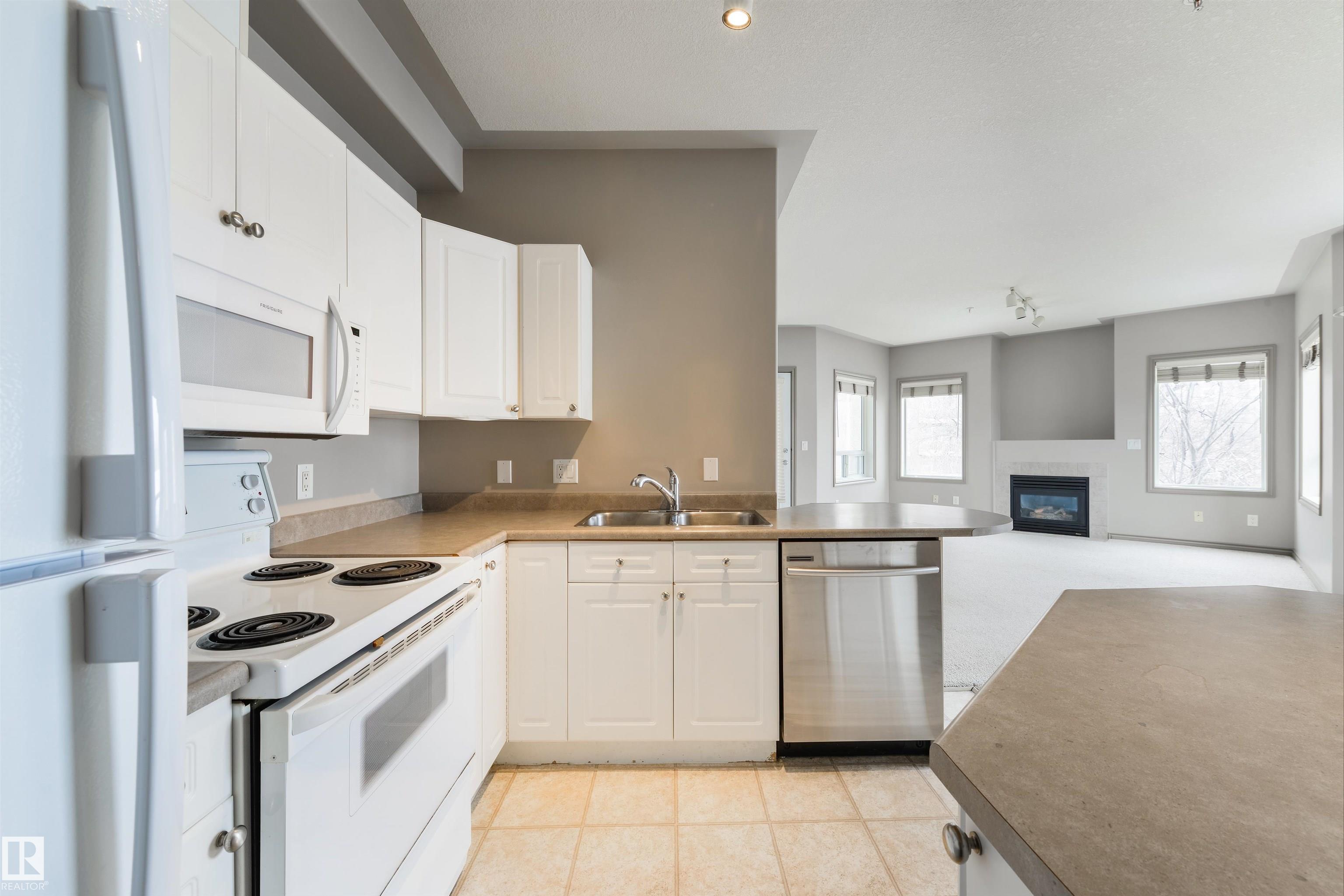 Photo 31 at 301 - 10033 116 Street NW, Wîhkwêntôwin, Edmonton