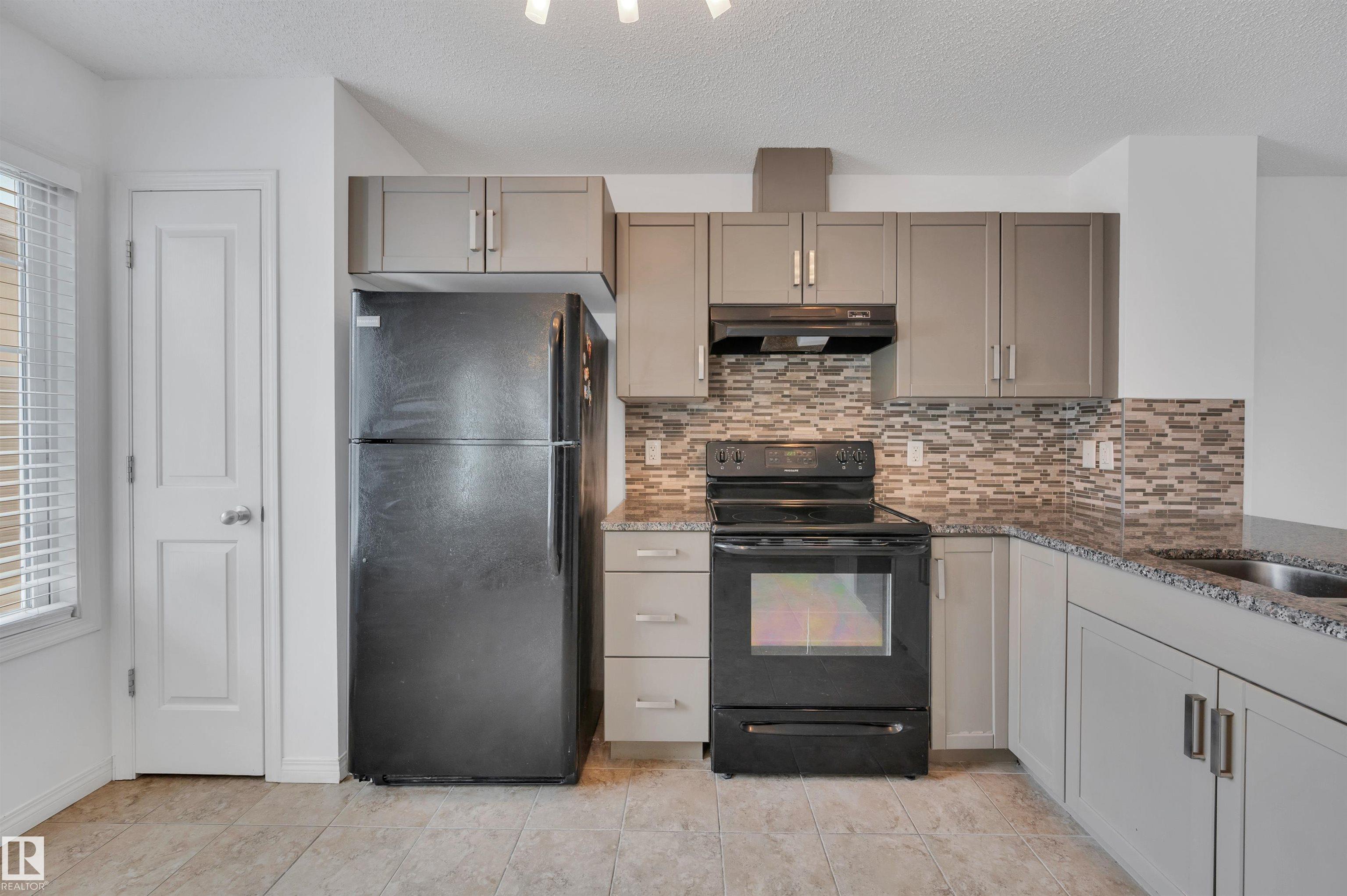 Photo 13 at 13 - 1030 Chappelle Boulevard SW, Chappelle Area, Edmonton