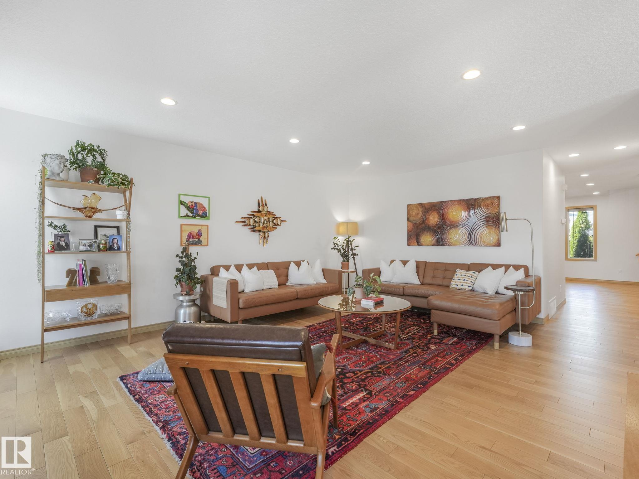 Photo 11 at 8723 207 Street NW, Suder Greens, Edmonton