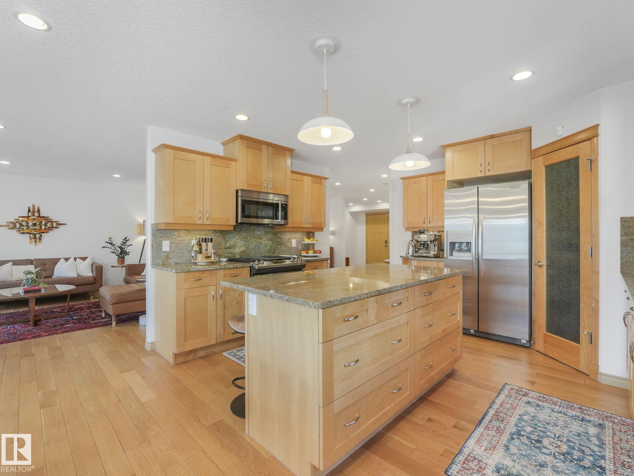 Photo 15 at 8723 207 Street NW, Suder Greens, Edmonton