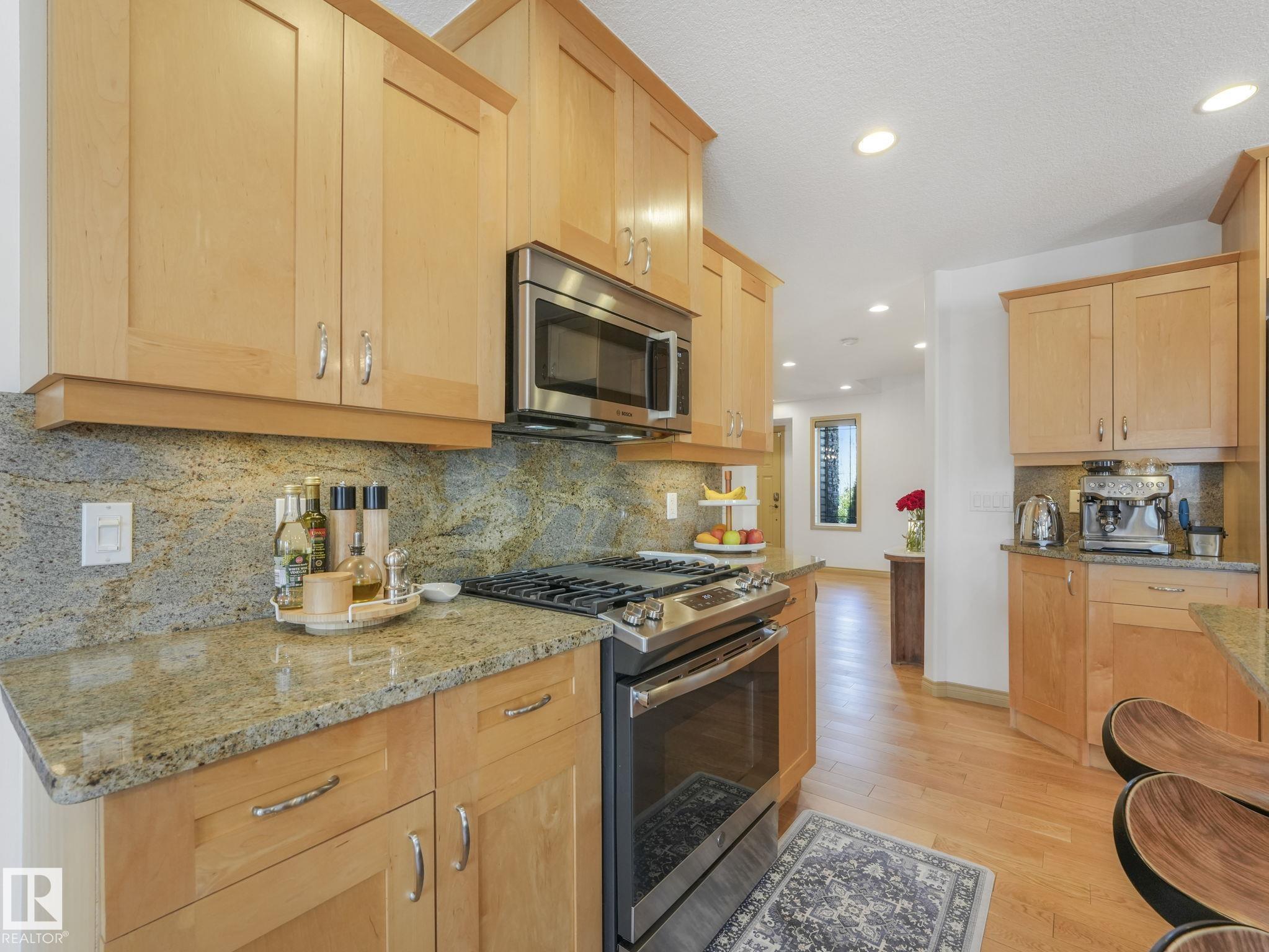 Photo 17 at 8723 207 Street NW, Suder Greens, Edmonton