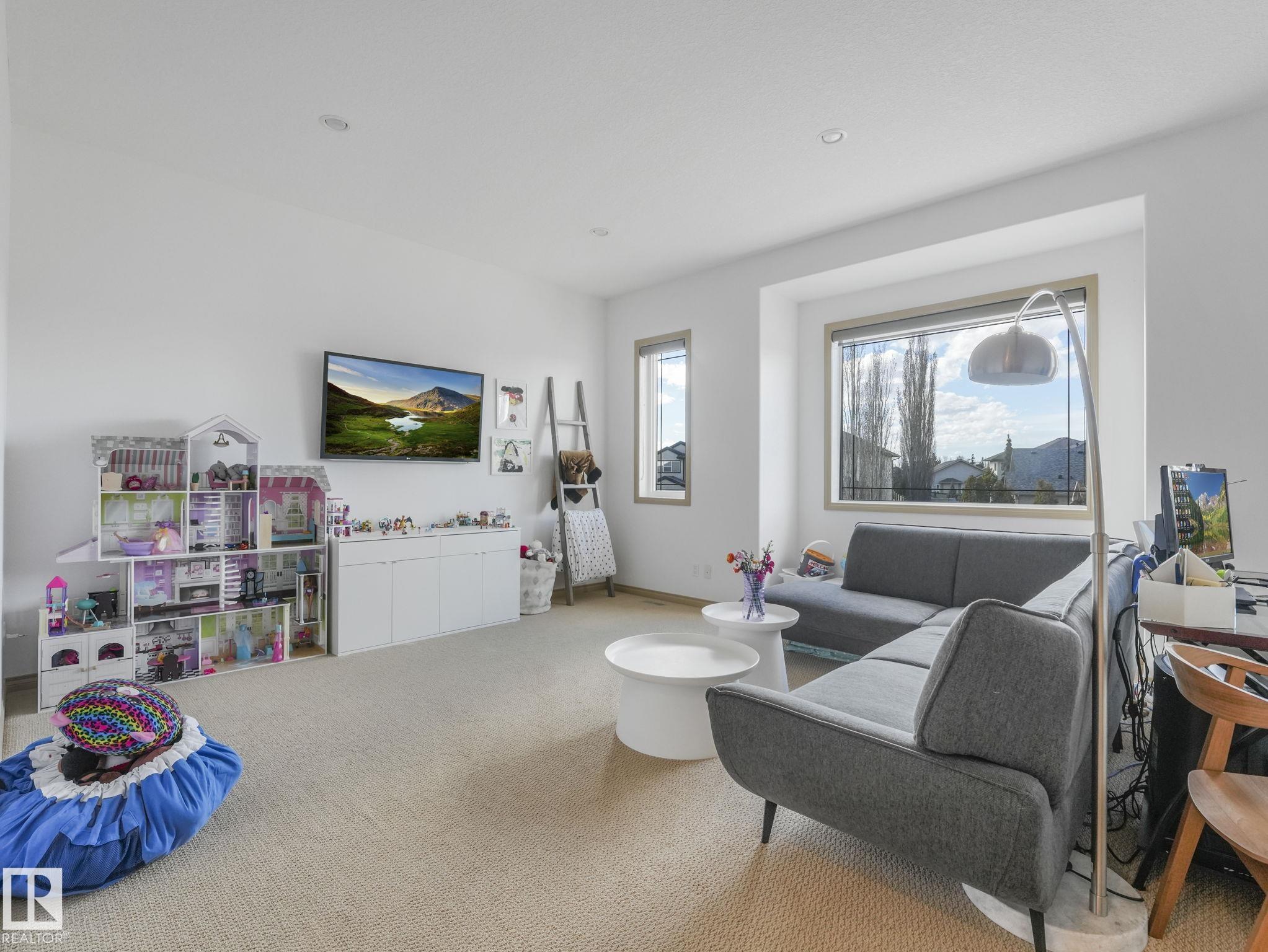 Photo 26 at 8723 207 Street NW, Suder Greens, Edmonton