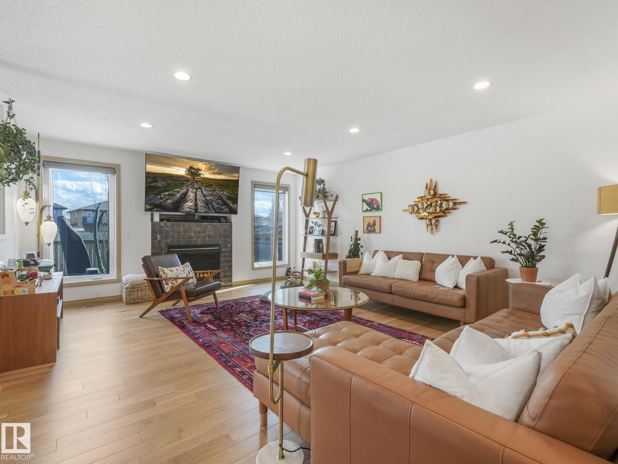 Photo 10 at 8723 207 Street NW, Suder Greens, Edmonton