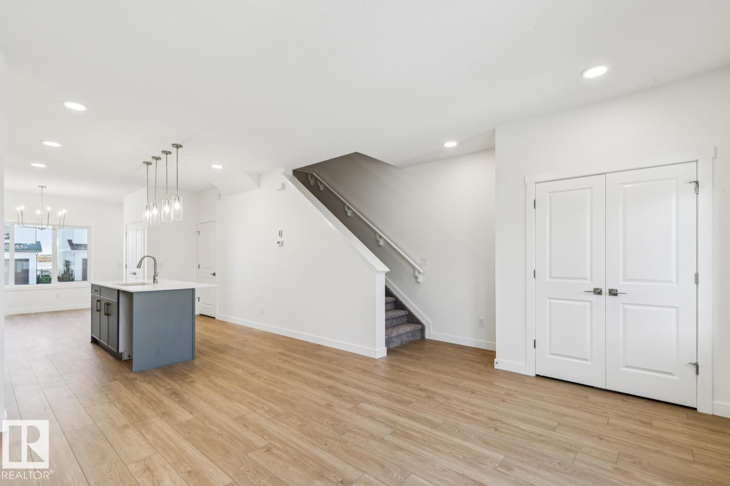 1605 210a Street NW, Stillwater, Edmonton