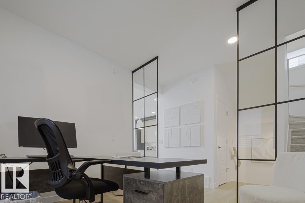 Photo 8 at 20715 40 Avenue NW, Edgemont, Edmonton