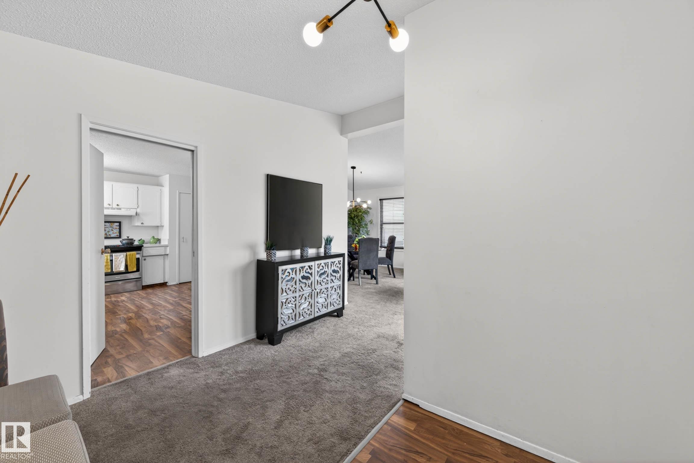 Photo 7 at 2 Fermont Street, Forest Lawn, St. Albert