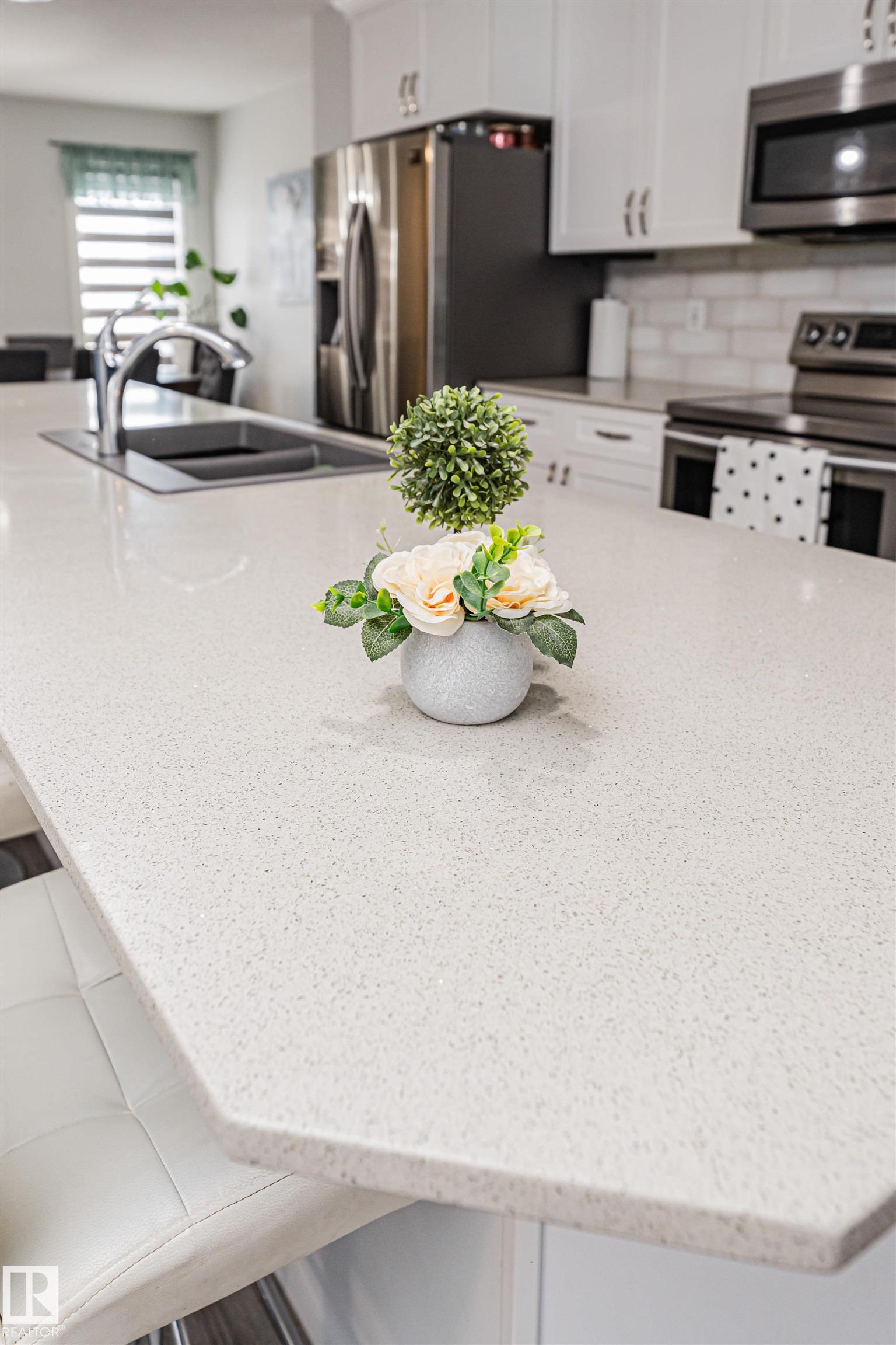 Photo 13 at 2051 Graydon Hill Crescent SW, Graydon Hill, Edmonton