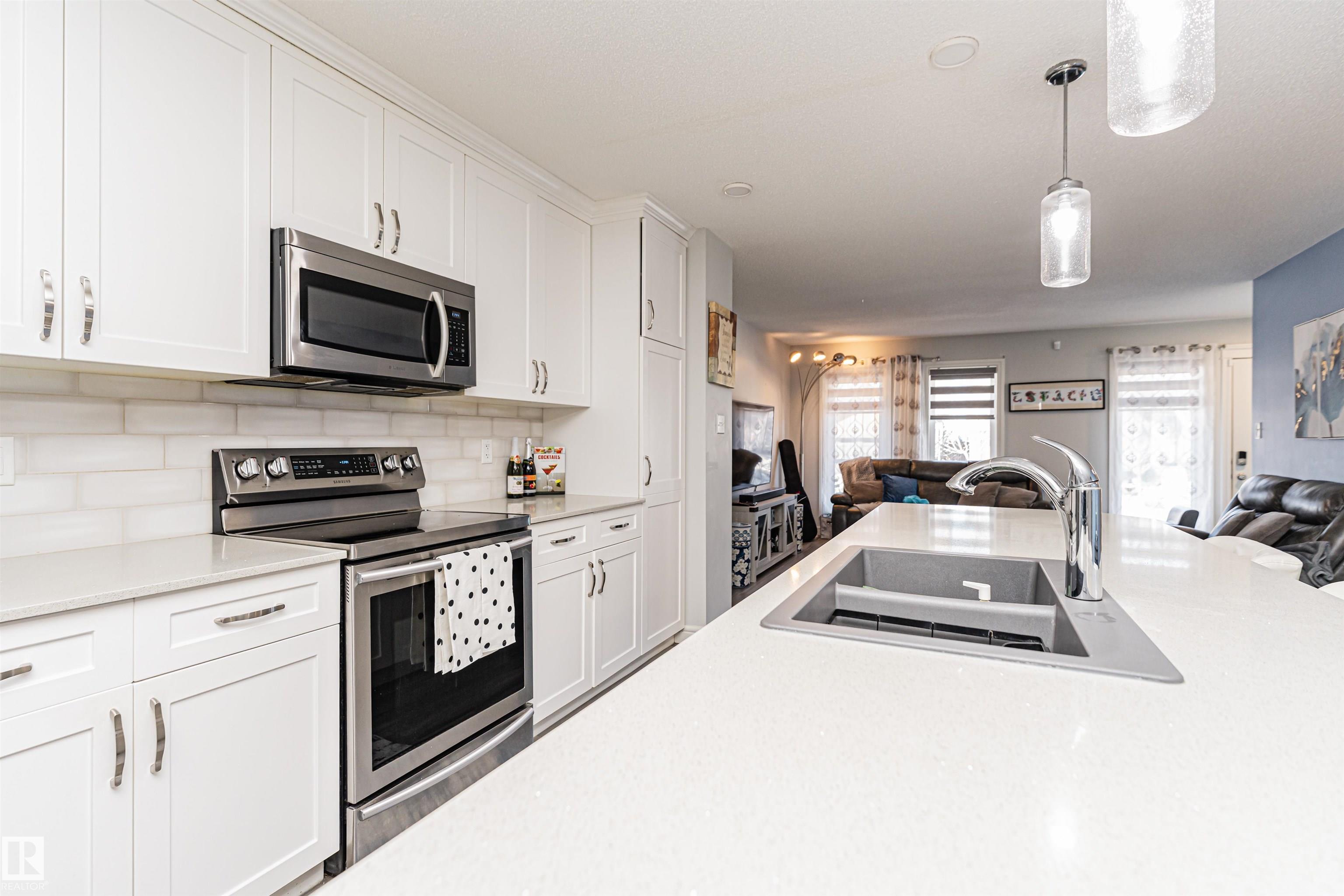 Photo 17 at 2051 Graydon Hill Crescent SW, Graydon Hill, Edmonton