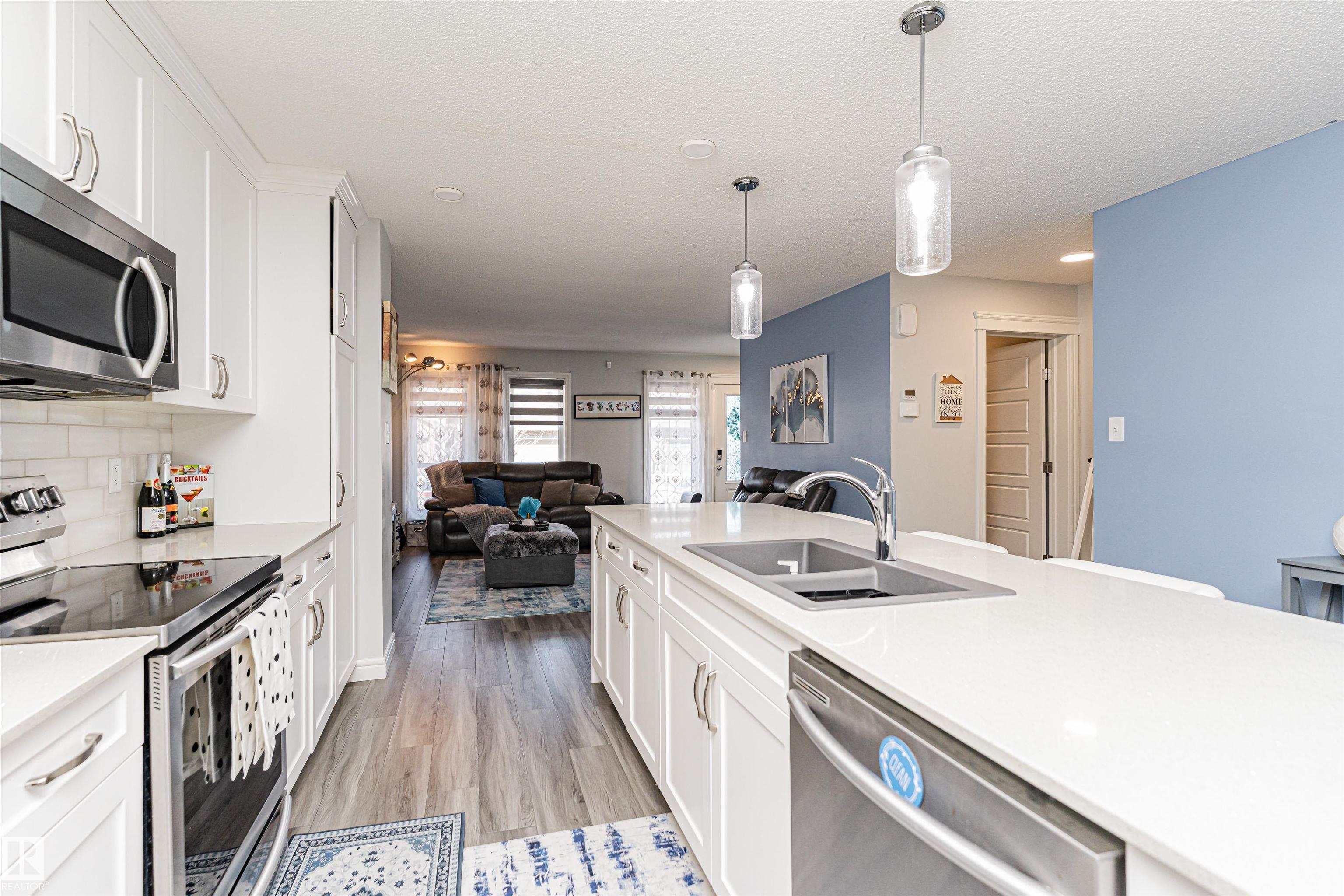 Photo 18 at 2051 Graydon Hill Crescent SW, Graydon Hill, Edmonton