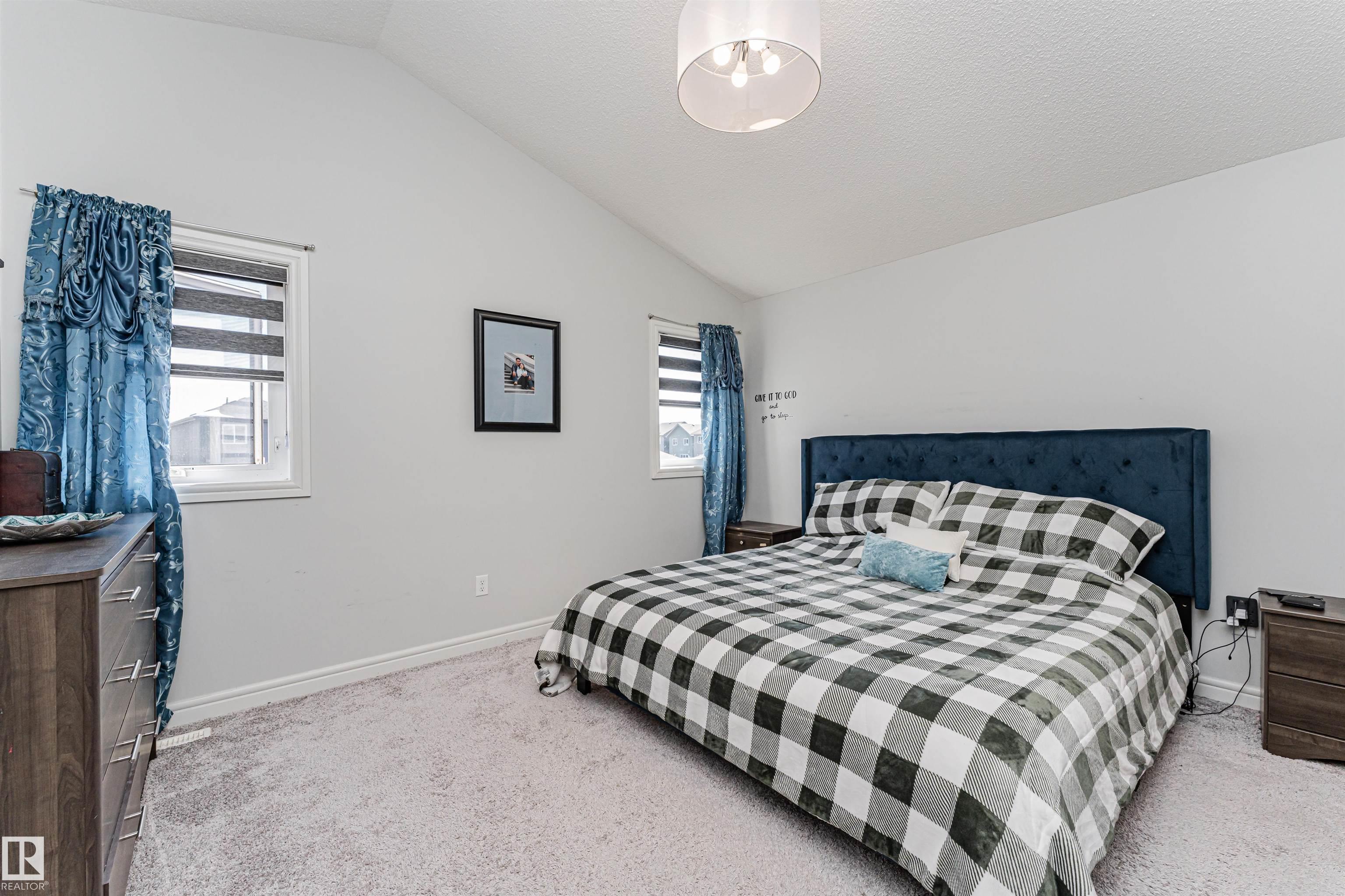 Photo 32 at 2051 Graydon Hill Crescent SW, Graydon Hill, Edmonton