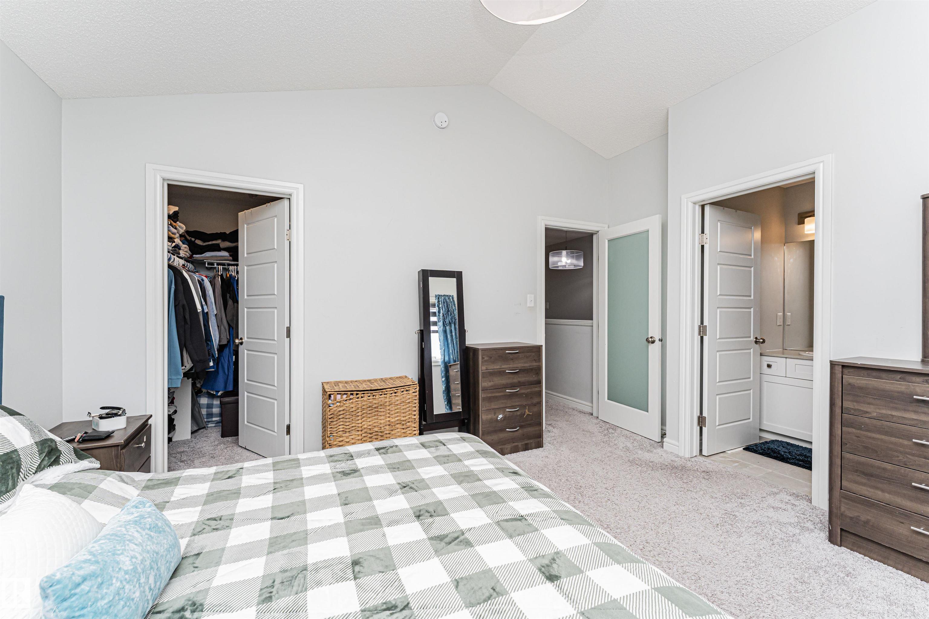 Photo 34 at 2051 Graydon Hill Crescent SW, Graydon Hill, Edmonton