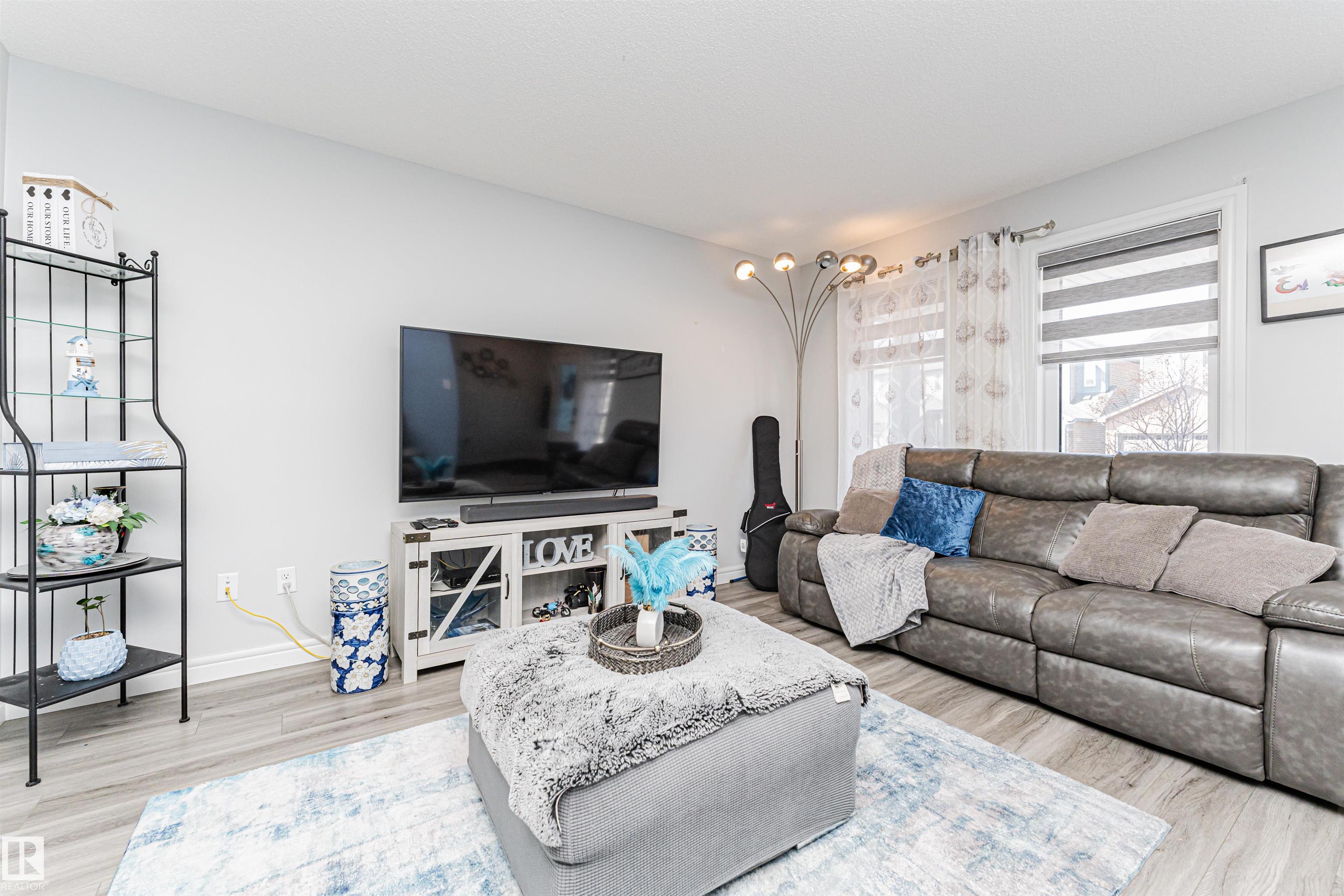 Photo 8 at 2051 Graydon Hill Crescent SW, Graydon Hill, Edmonton