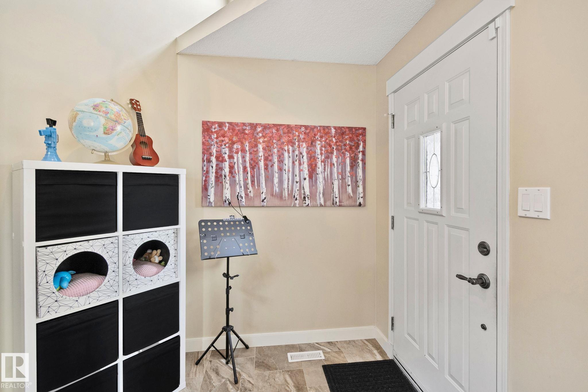 Photo 11 at 13817 131a Avenue NW, Athlone, Edmonton