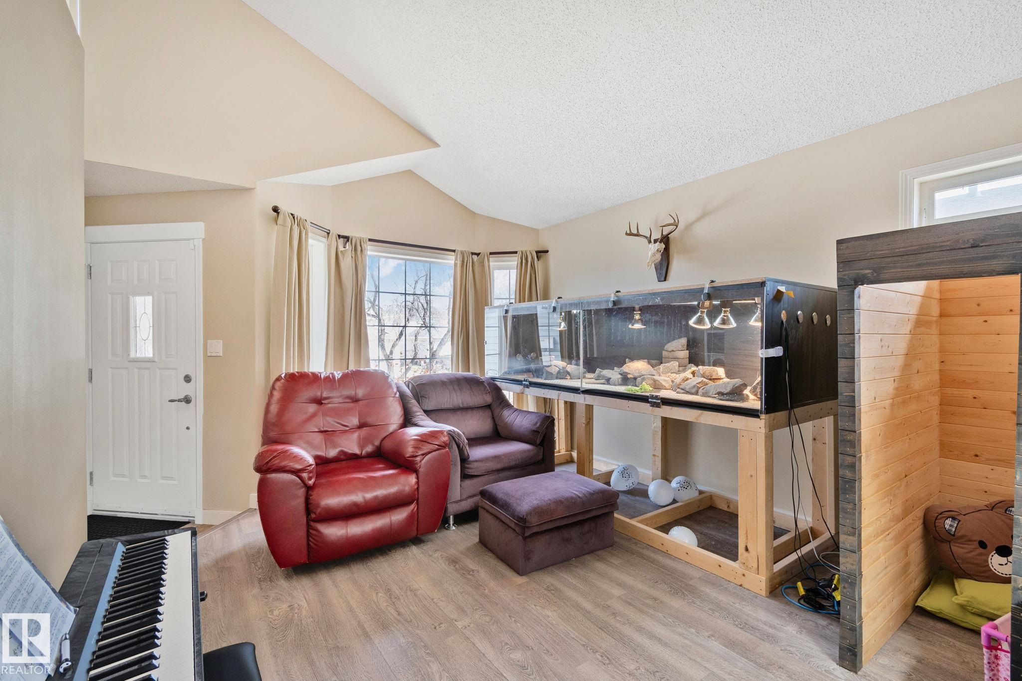 Photo 12 at 13817 131a Avenue NW, Athlone, Edmonton