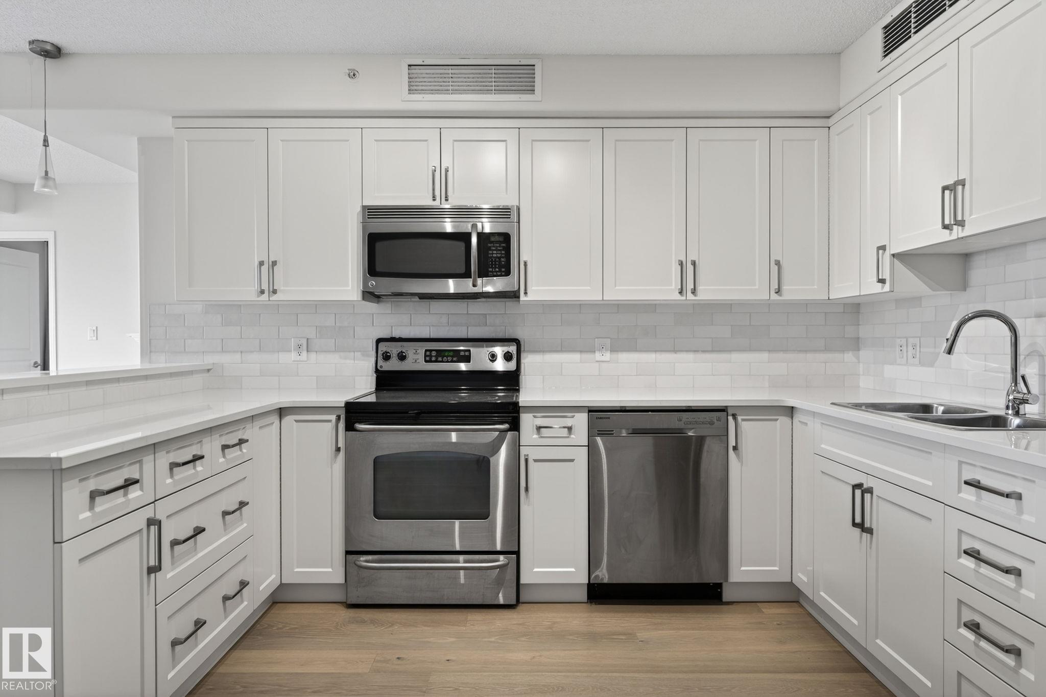 Photo 8 at 702 - 9707 106 Street NW, Downtown, Edmonton